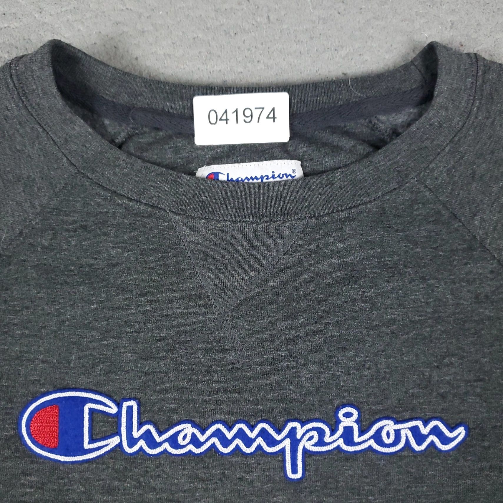 Champion Champion Gray Pullover Sweatshirt Mens Small Casual Long Sleeve Crew Neck Size US S / EU 44-46 / 1 - 3 Thumbnail