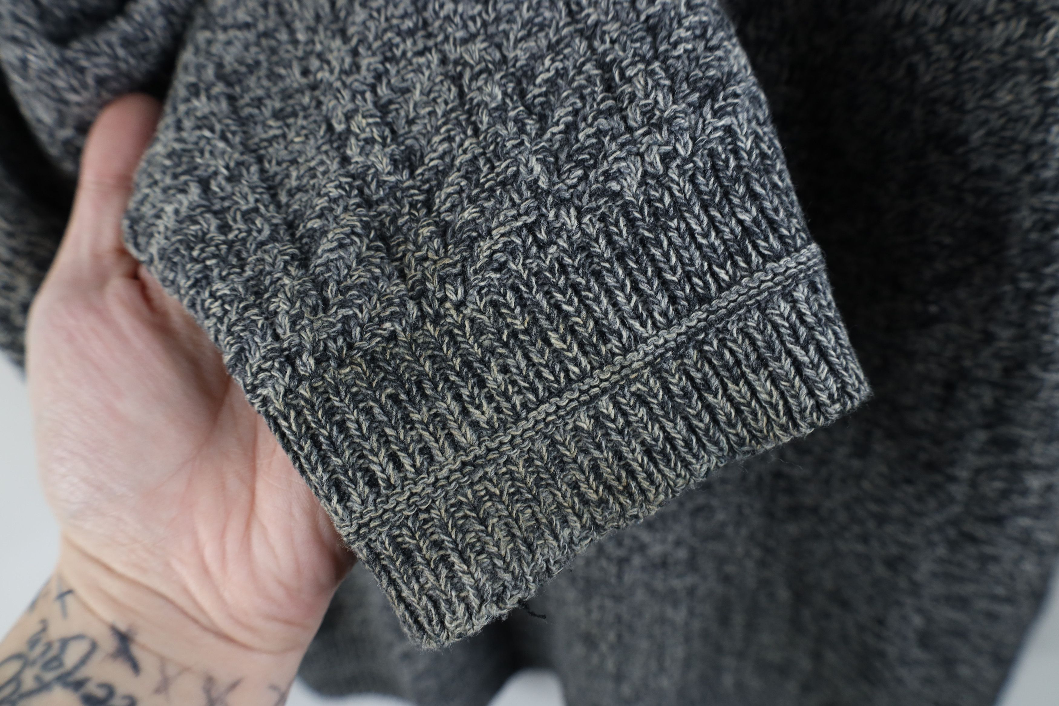 Vintage Vintage 90s Streetwear Framed Knit Crewneck Sweater Gray Size US M / EU 48-50 / 2 - 5 Thumbnail