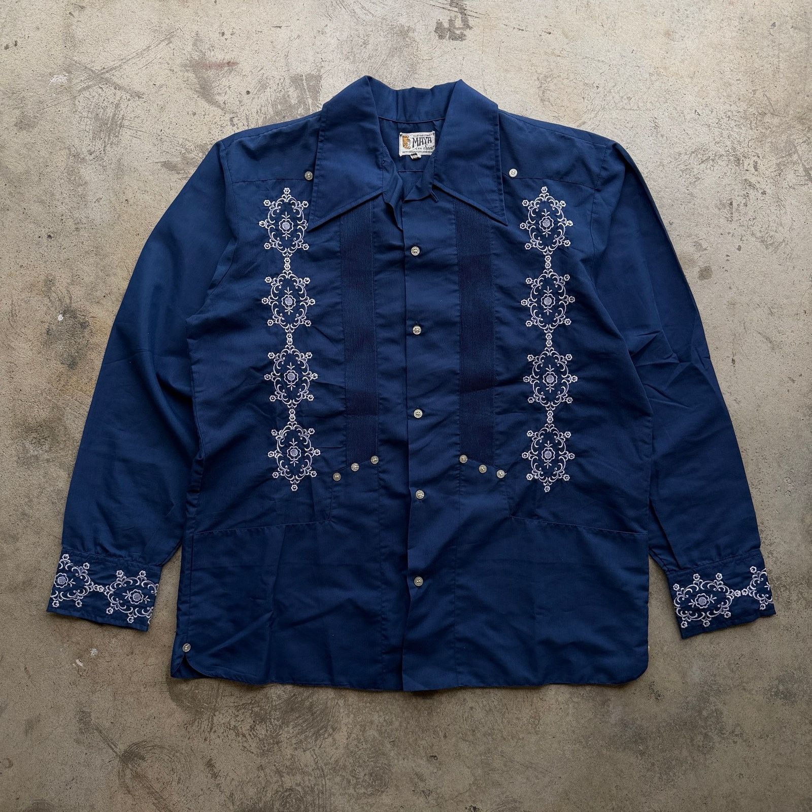 Other 60s -70s Maya Guayabera Embroidered Dagger Collar Shirt Size US L / EU 52-54 / 3 - 1 Thumbnail