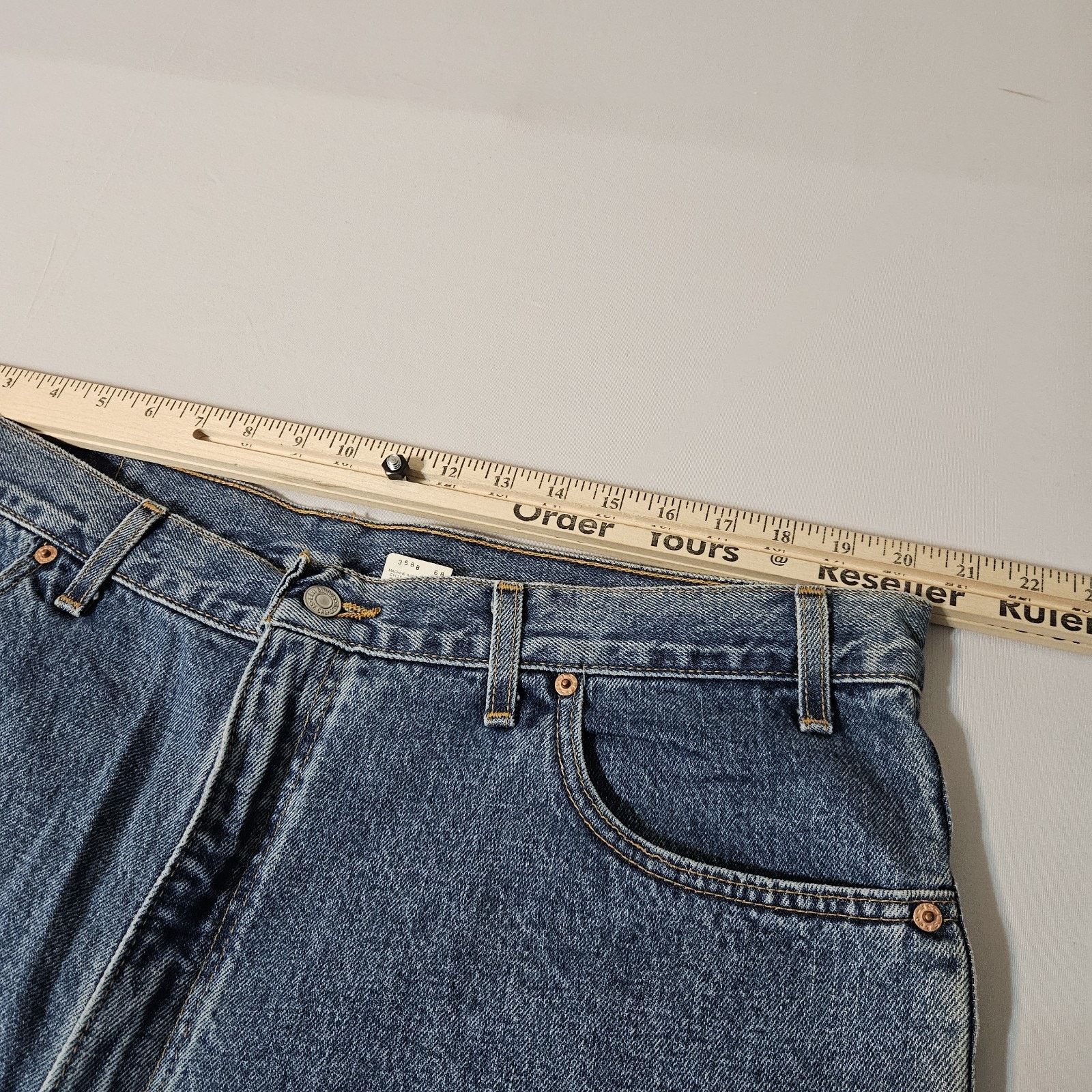 Levi's NWT Vintage Levi’s 550 Relaxed Jeans 40x32 Light Wash New Size US 40 / EU 56 - 6 Thumbnail
