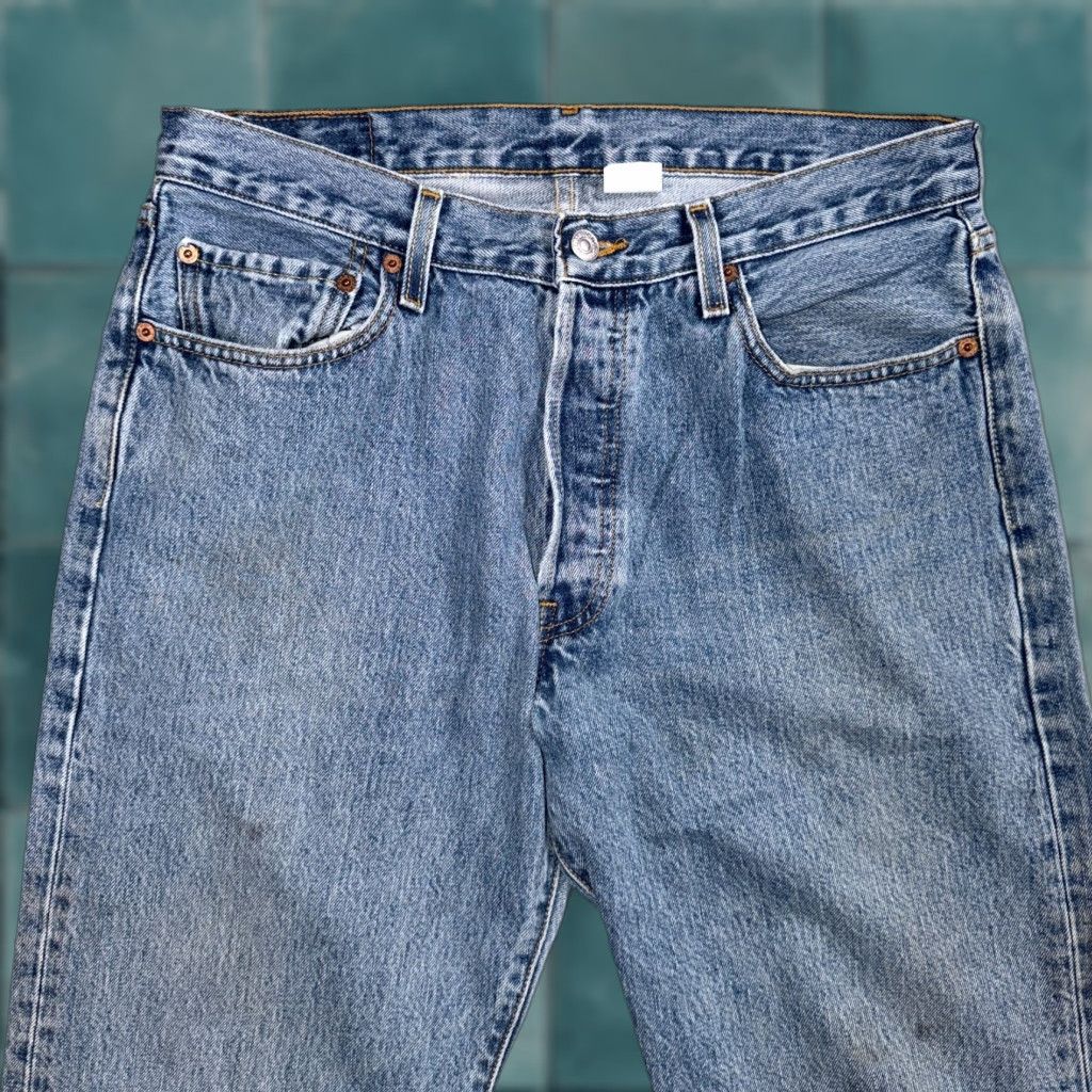 Levi's VINTAGE Levi's 501 Jeans Leg Straight 34x34 Blue Light Wash Denim Men Size US 34 / EU 50 - 1 Thumbnail