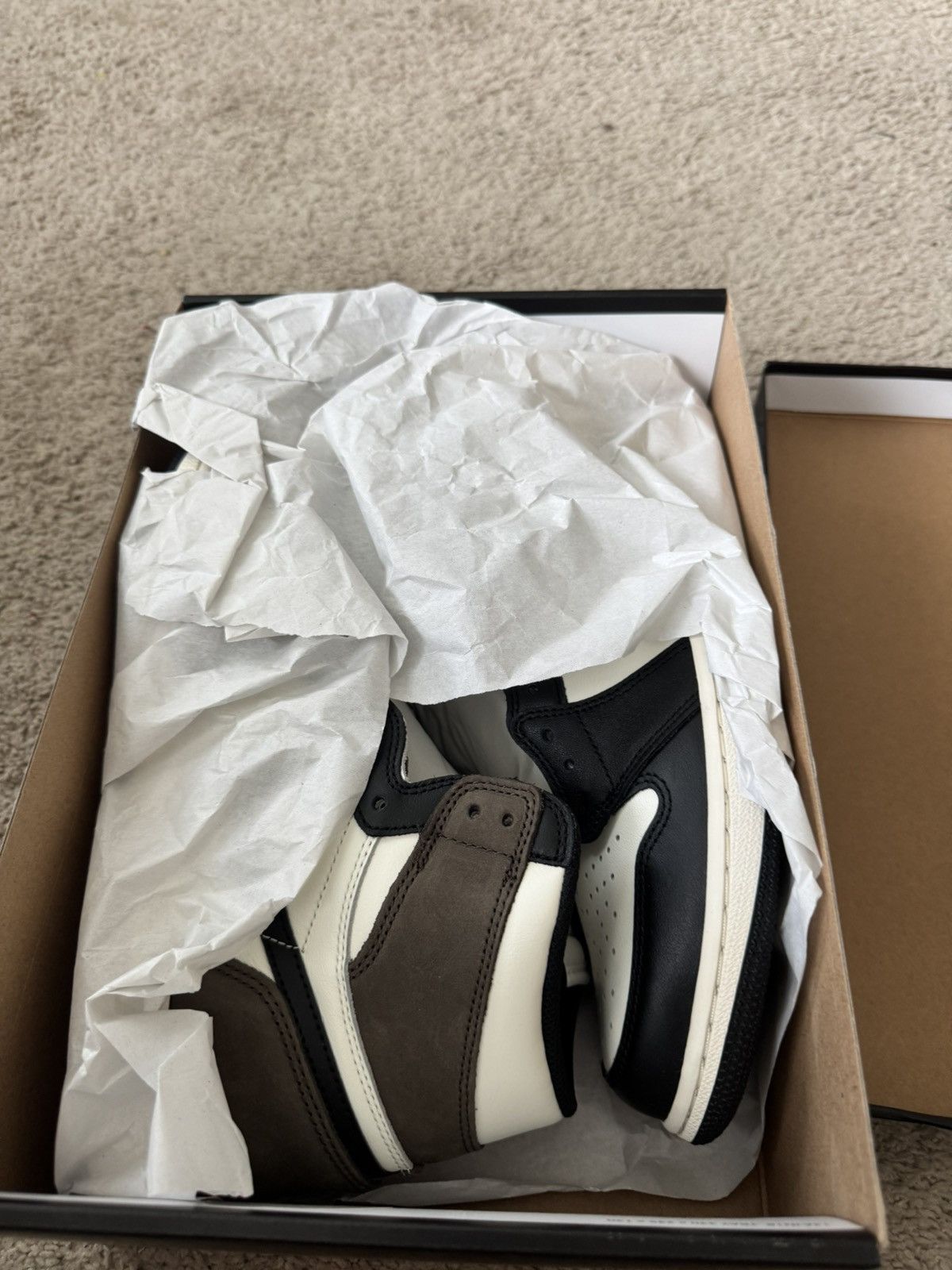 Jordan Brand Mocha Jordan 1 high Size US 10 / EU 43 - 6 Thumbnail