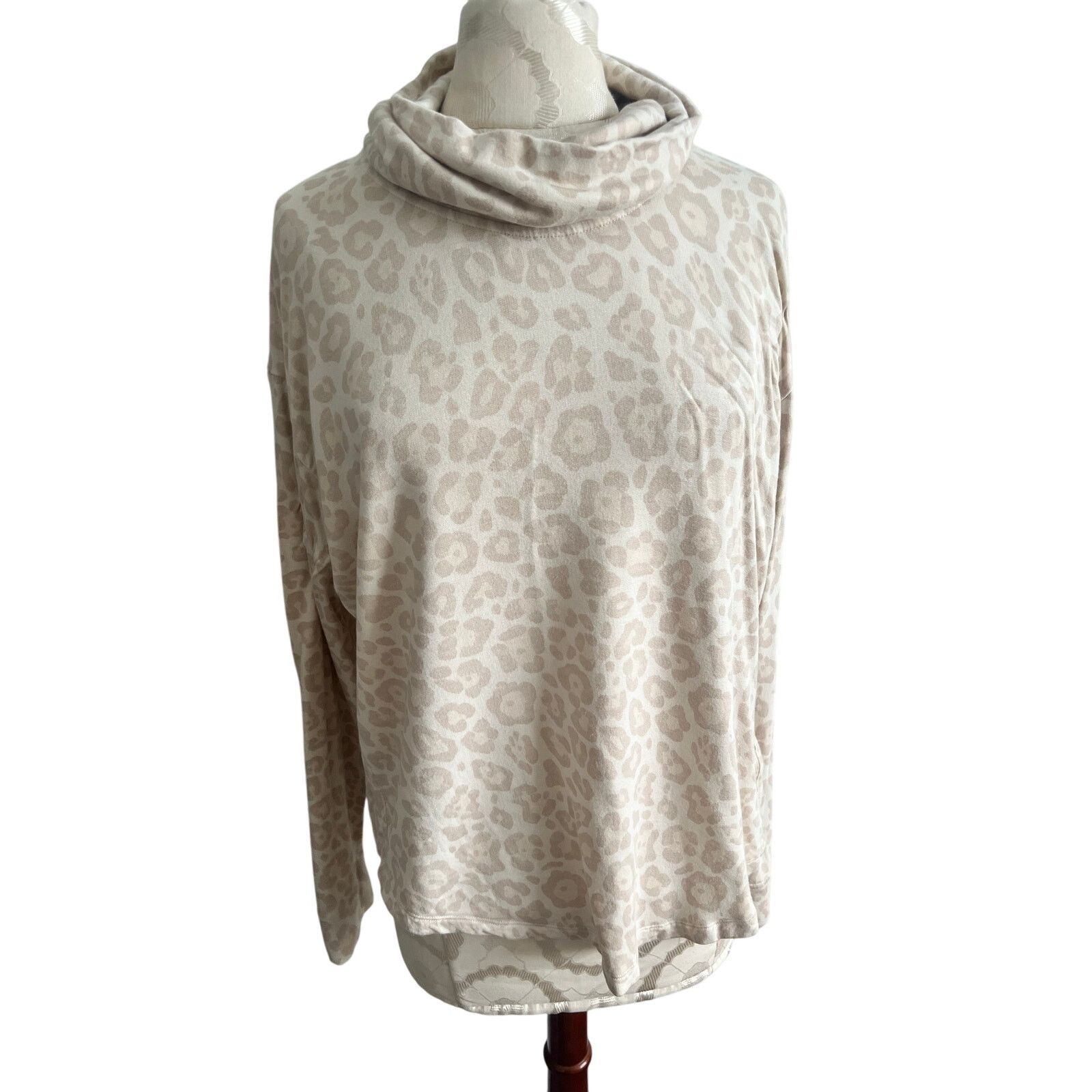 Splendid Splendid Ultra Soft Leopard Print Cowl Neck Pullover Medium Size M / US 6-8 / IT 42-44 - 1 Thumbnail