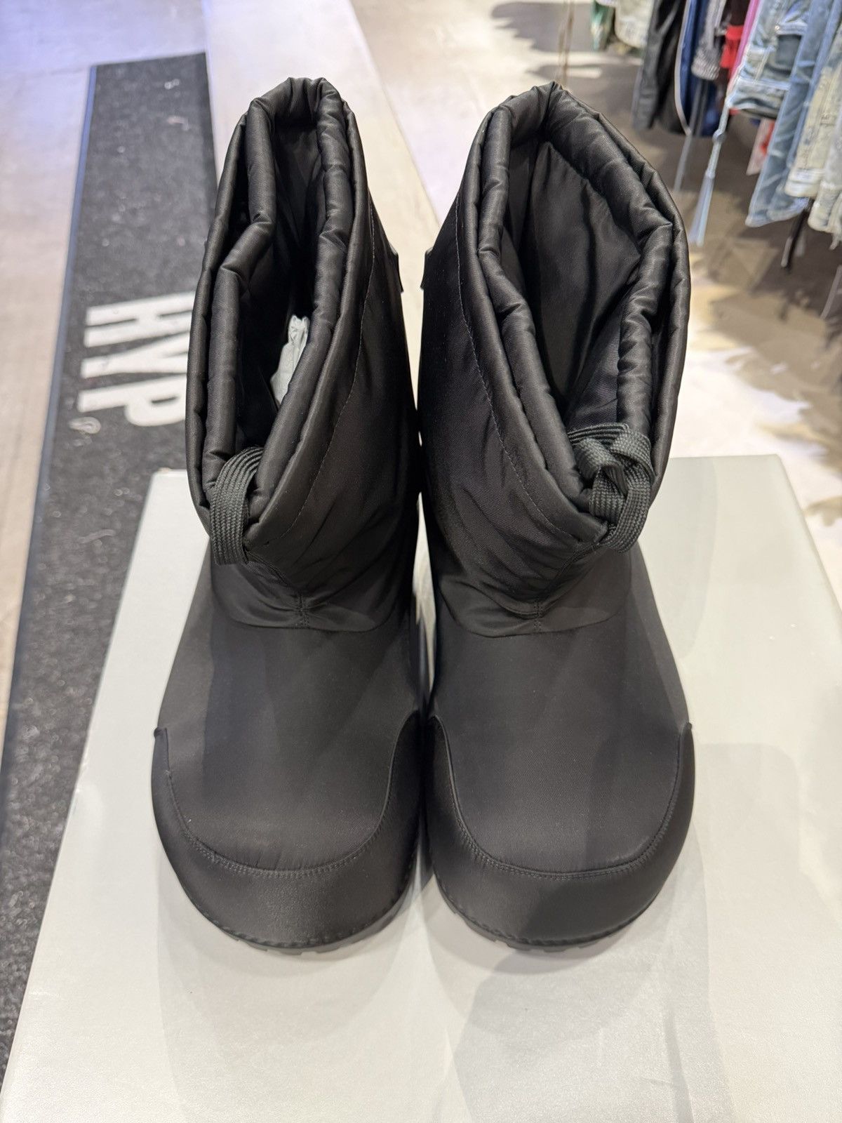 Balenciaga Balenciaga Alaska Low Boot Black Size US 10 / EU 43 - 11 Thumbnail