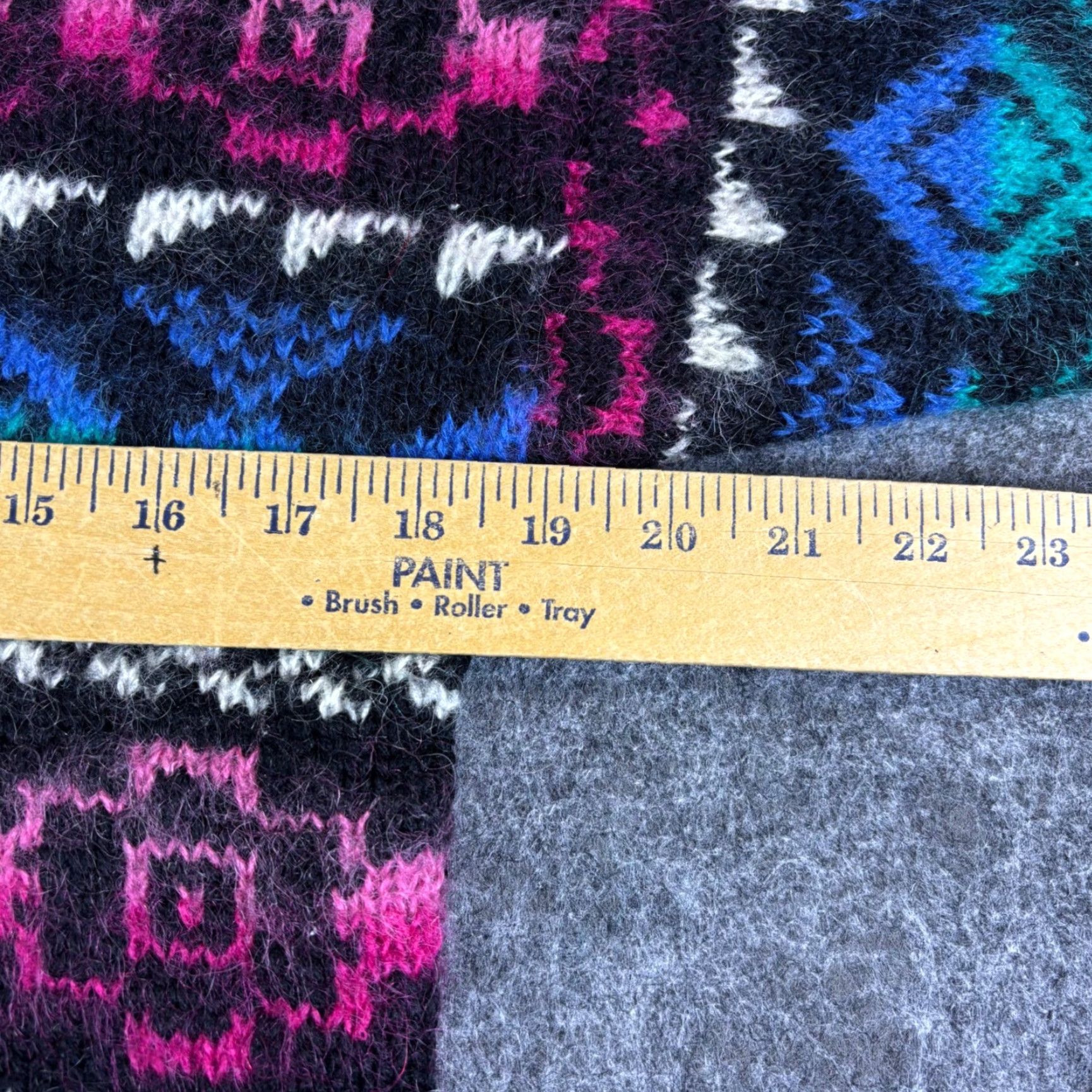 Vintage VINTAGE American Clothing Co Womens Sweater Small Black Pink Teal Geometric Fair Isle Size S / US 4 / IT 40 - 3 Thumbnail