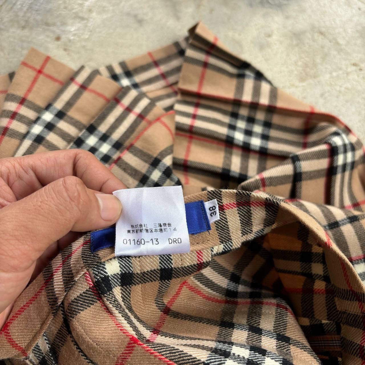 Burberry Vintage Burberry Nova Check Mini Skirt Size 38 Size 26" / US 2 / IT 38 - 8 Thumbnail