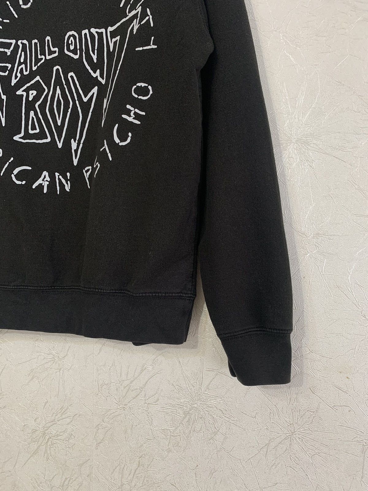 Band Tees × Vintage Fall Out Boy Vintage Sweatshirt American Rock Band Size M Size US M / EU 48-50 / 2 - 3 Thumbnail