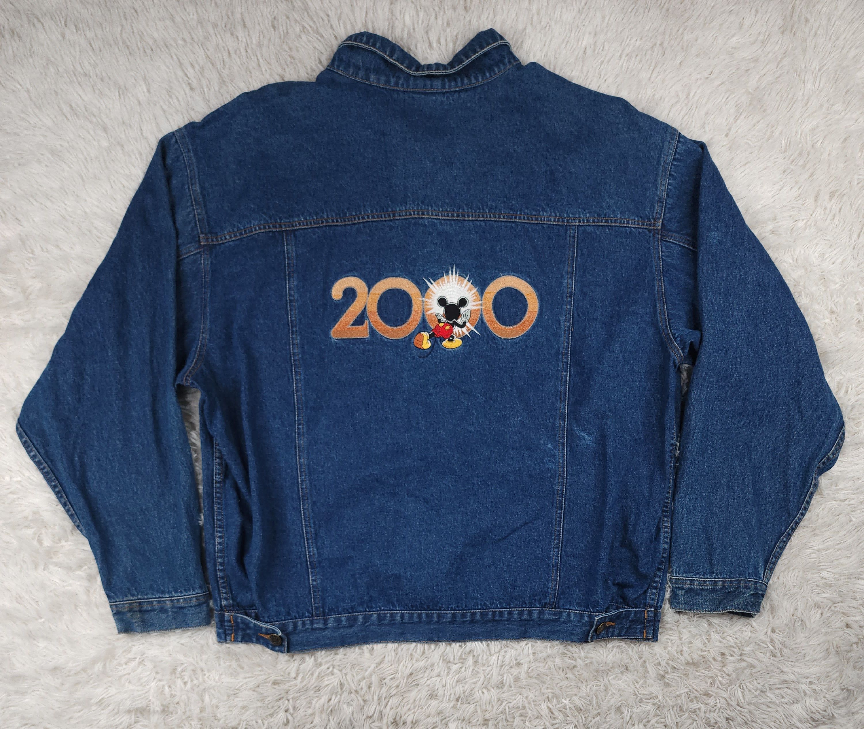 Disney Vintage 2000 Disney Mickey Mouse denim jacket Size XL Size US XL / EU 56 / 4 - 7 Thumbnail