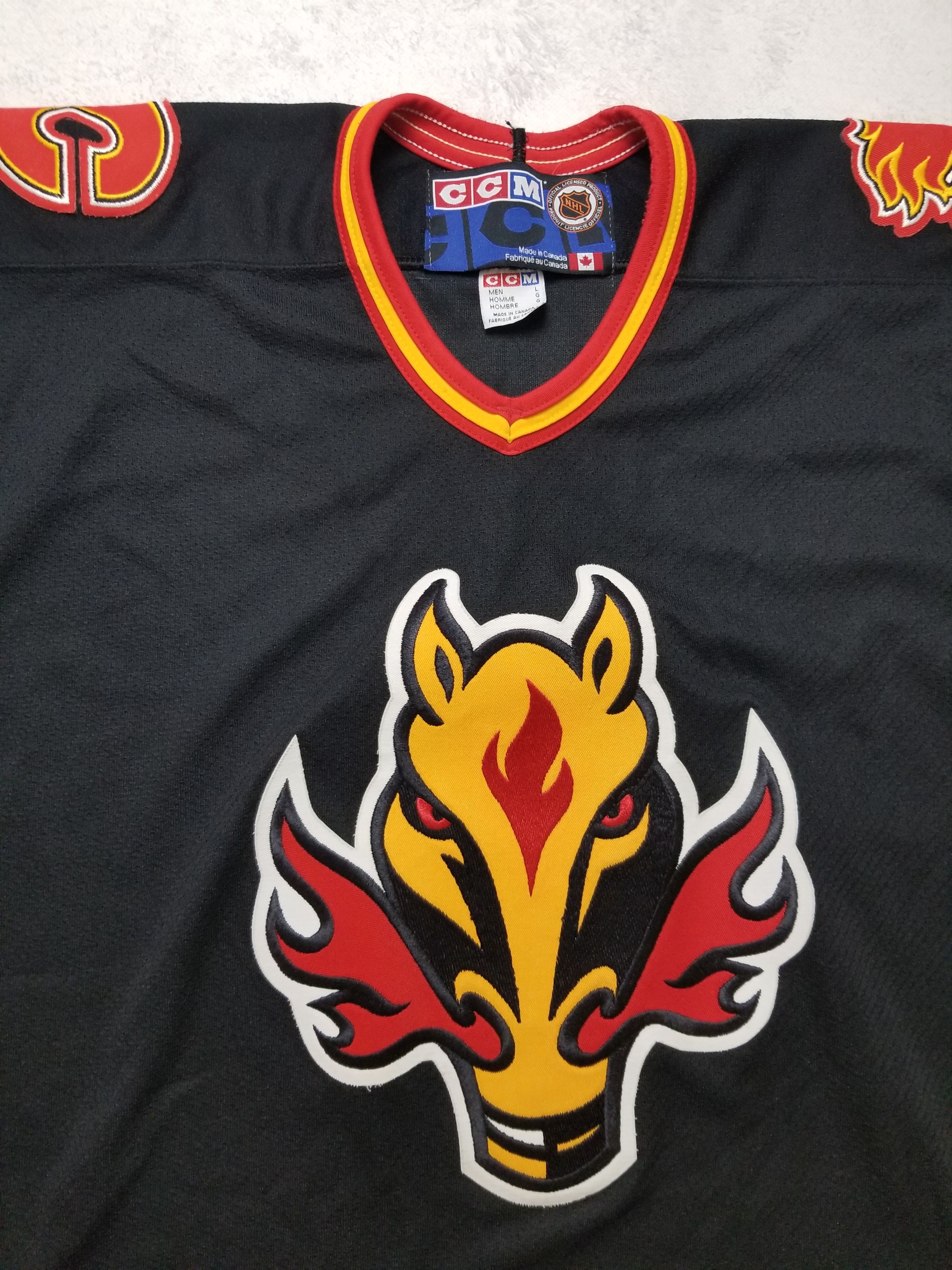 Ccm Vintage CCM Calgary Flames Blasty Horse Head Jersey Size US L / EU 52-54 / 3 - 16 Thumbnail