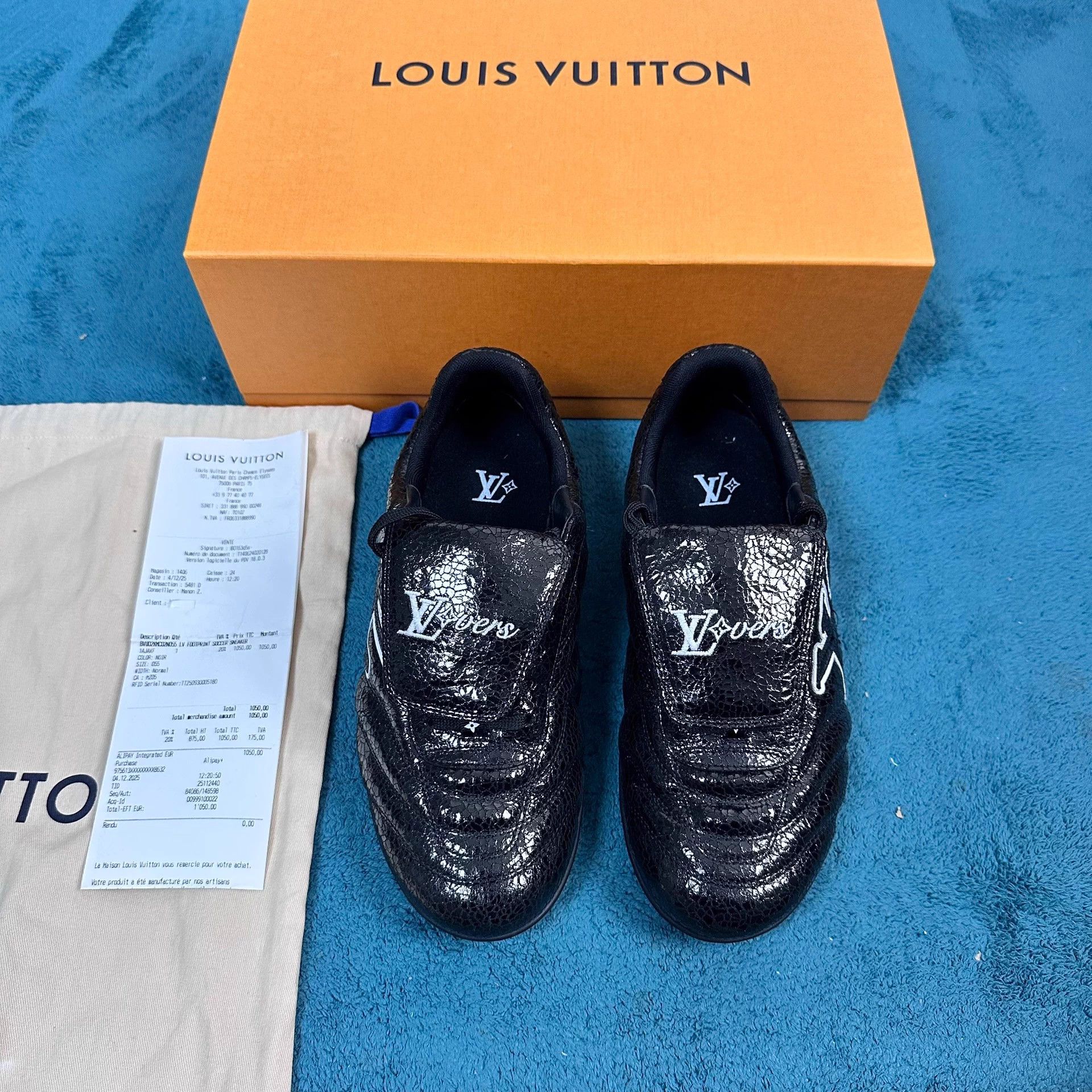 Louis Vuitton LV Footprint Soccer Patent Low-Top Sneakers Black Size US 8 / IT 38 - 1 Thumbnail
