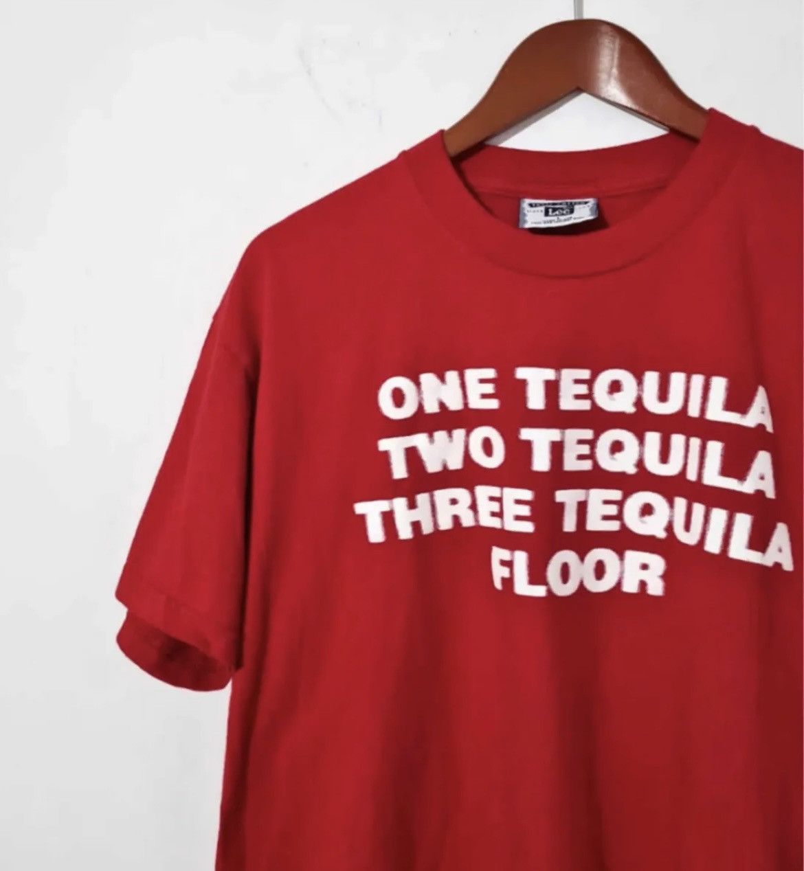 Vintage Lee cotton vintage tequila tshirt floored print red 90s Size US L / EU 52-54 / 3 - 2 Thumbnail