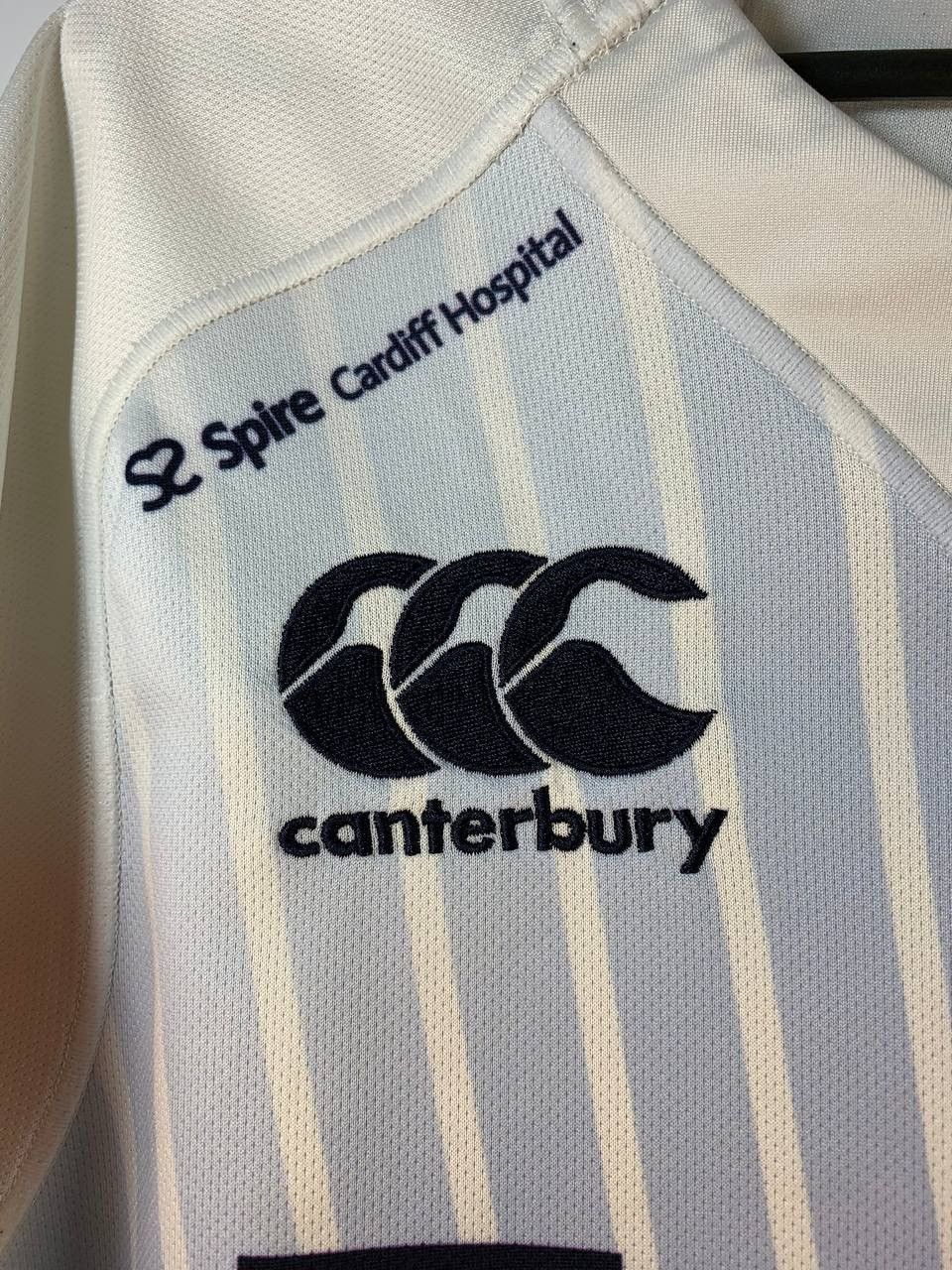 Canterbury of New Zealand × Vintage Cardiff Blues Rugby Jersey 2010/11 Canterbury EADS Sponsor Size US M / EU 48-50 / 2 - 8 Thumbnail