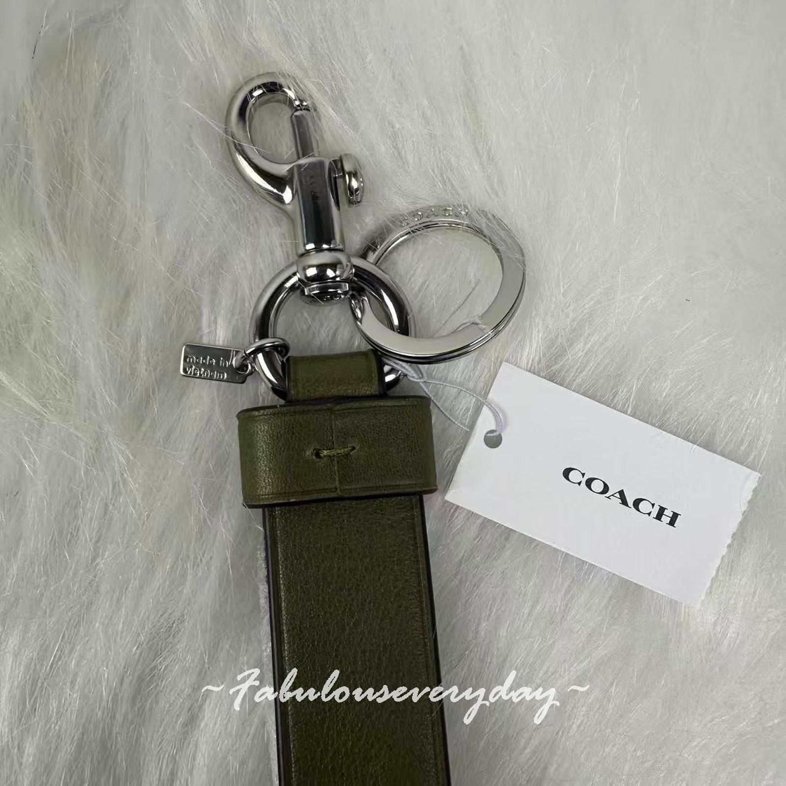 Coach Coach Loop Bag Charm In Leather/Silver/Olive CCY34 NWT Size ONE SIZE - 2 Thumbnail