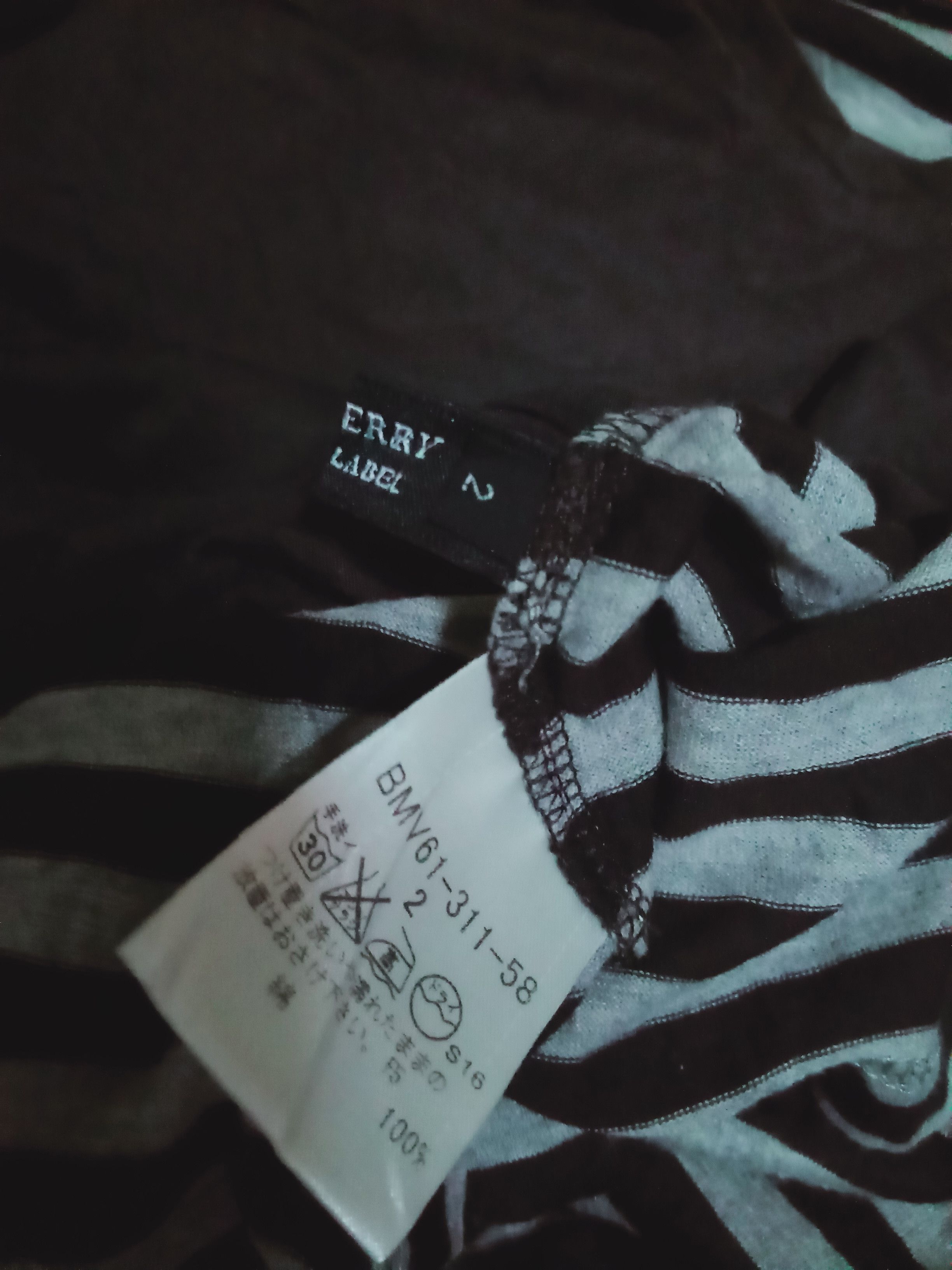Burberry Burberry V Neck Longsleeve Stripe Reversible T Shirt Jumper Size US XS / EU 42 / 0 - 6 Thumbnail