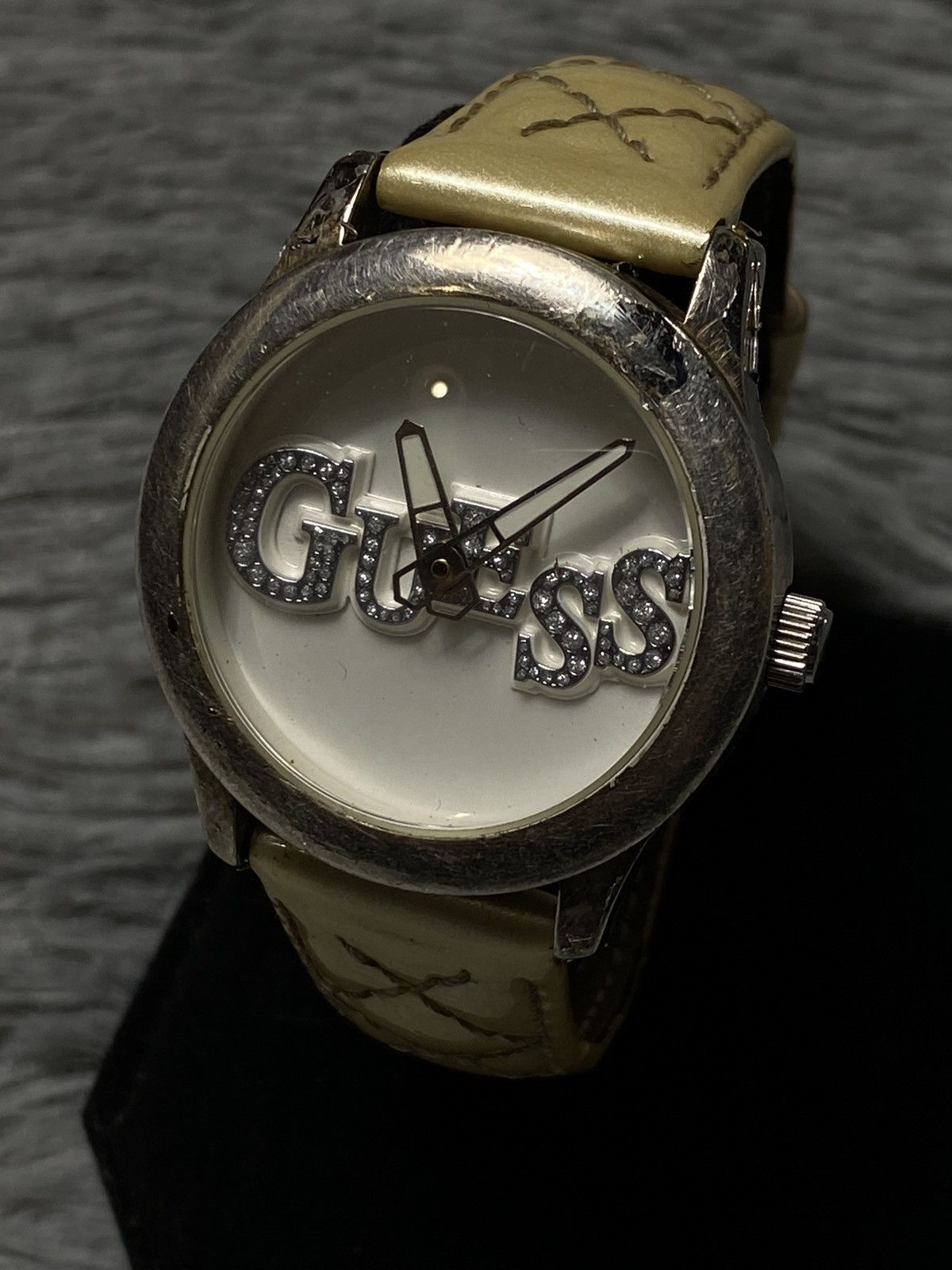 Guess × Vintage Guess Beige Leather Watch | Japanese Brand Size ONE SIZE - 2 Thumbnail