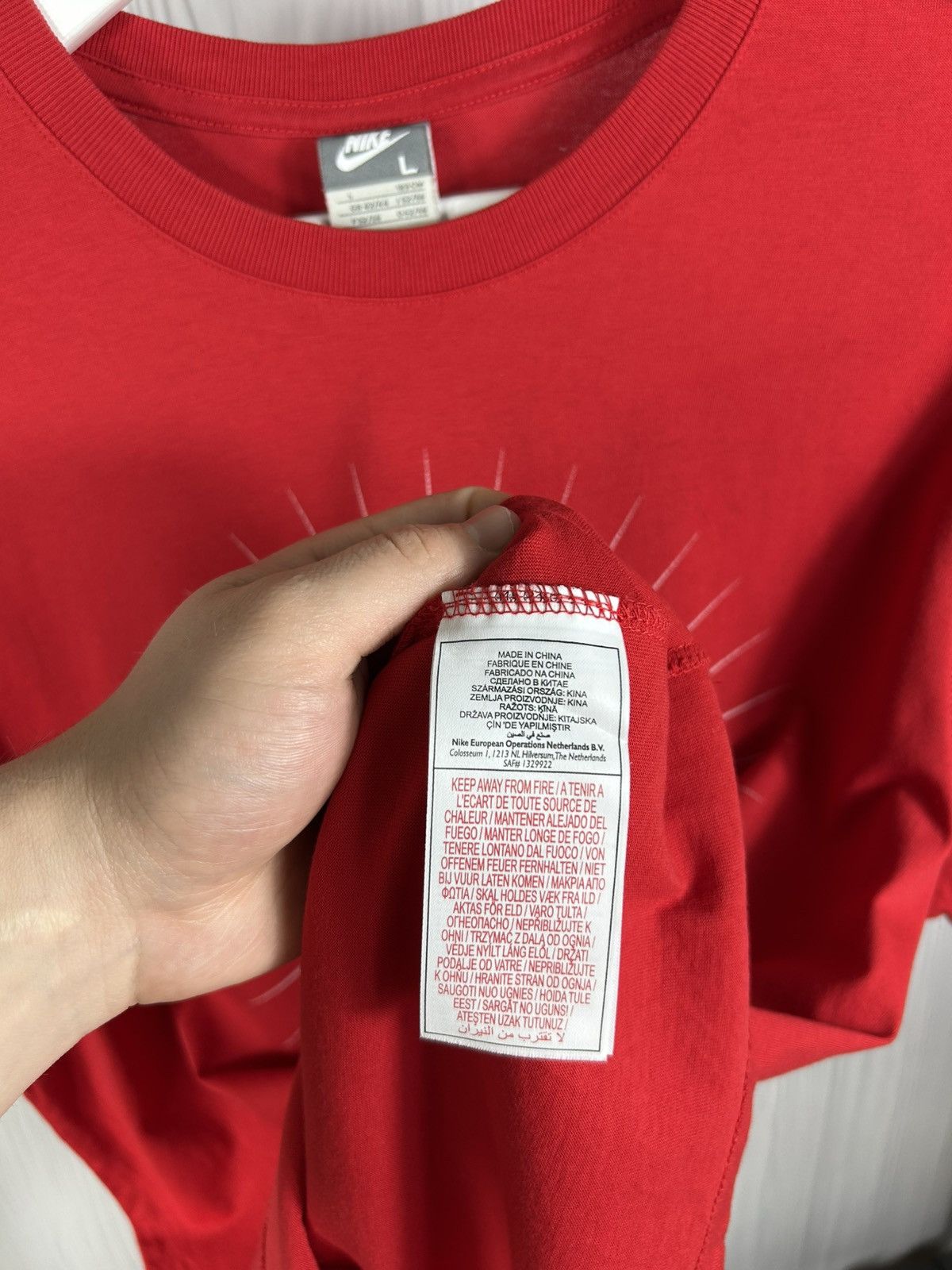 Nike Vintage Nike Portugal Big Logo Football T-Shirt Size L Size US L / EU 52-54 / 3 - 7 Thumbnail
