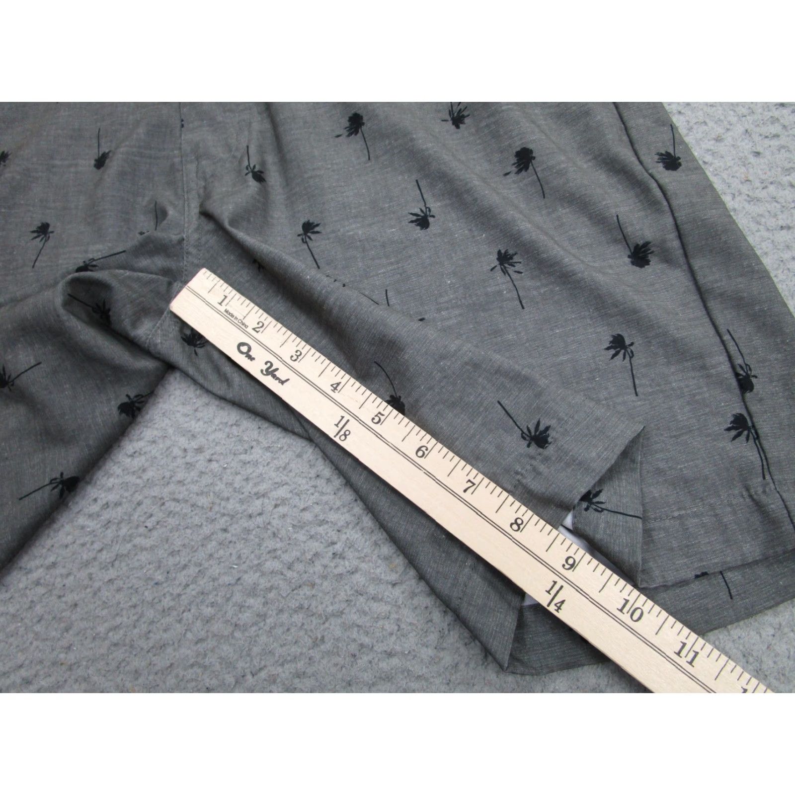 TravisMathew TravisMathew Shorts Mens 32 Gray Palm Tree Print Golf Chino Stretch Casual Size US 32 / EU 48 - 4 Thumbnail