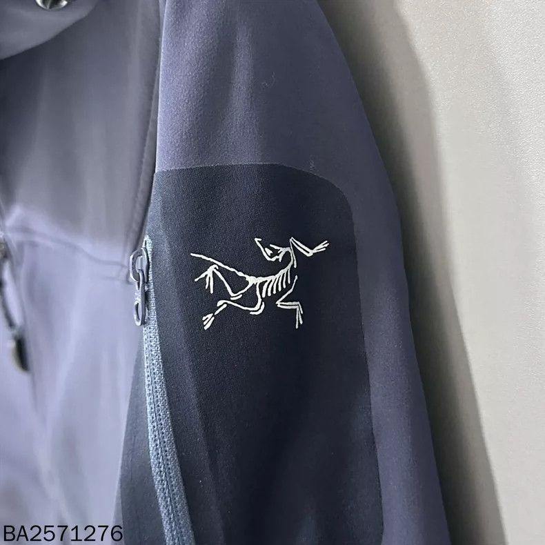 Arc'teryx Soft Shell Zipper Jacket by ARC'TERYX Size US S / EU 44-46 / 1 - 4 Thumbnail