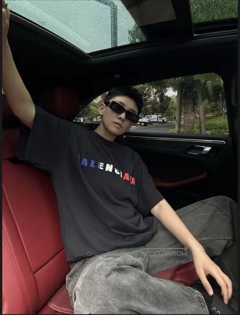 Balenciaga Balenciaga Gradient Color LOGO Big Destruction Plain Round Size US M / EU 48-50 / 2 - 6 Thumbnail
