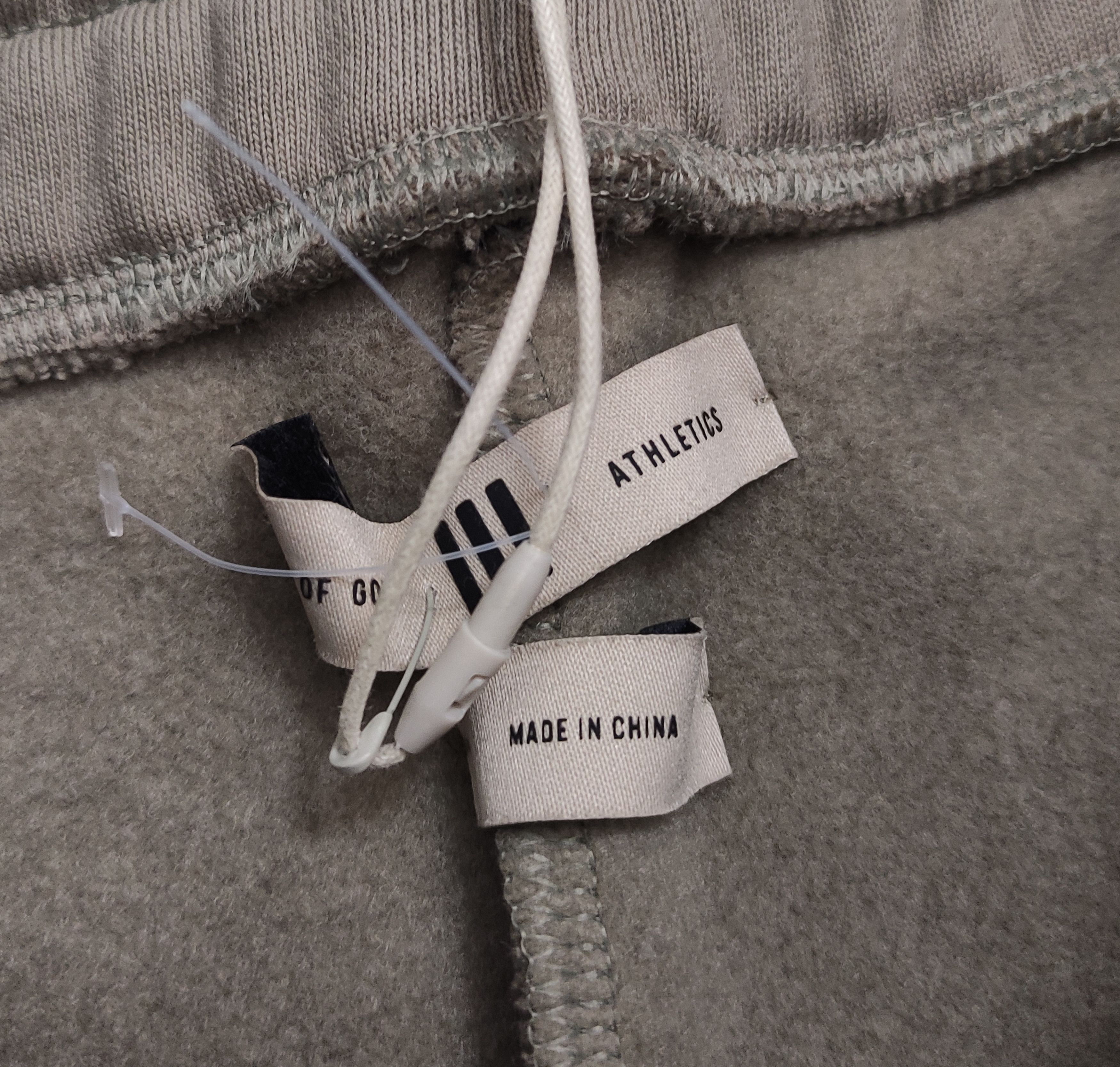 Adidas × Fear of God ADIDAS FEAR OF GOD ATHLETICS RELAXED SWEATPANTS IS5301 M Size US 32 / EU 48 - 3 Thumbnail