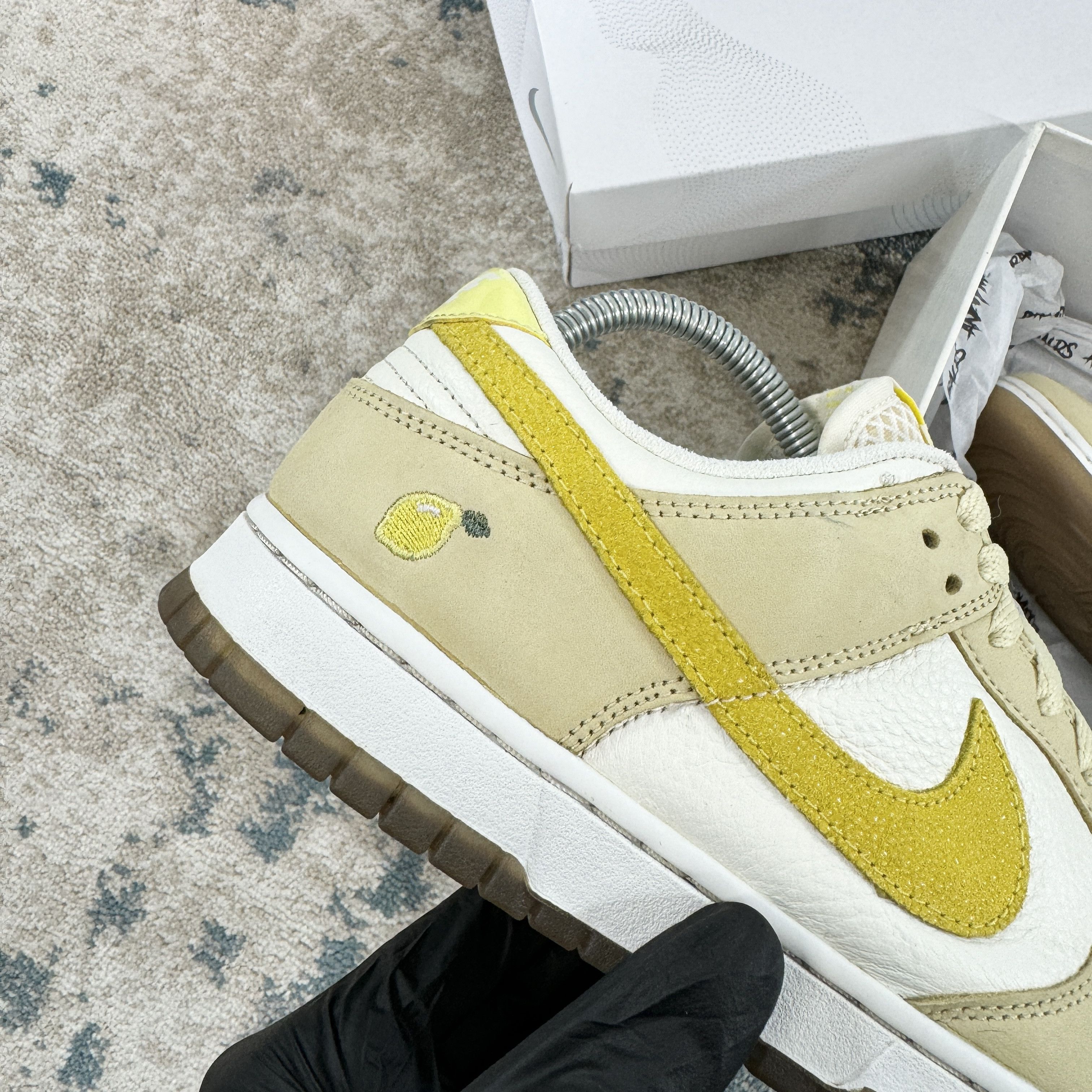 Nike Nike Dunk WMNS Low Lemon Drop Trainers In Yellow RRP £150 Size US 8.5 / EU 41-42 - 6 Thumbnail