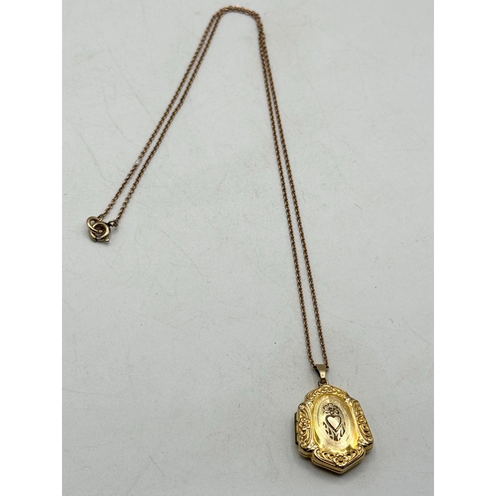 Vintage Estate Gold Filled Heart Flower Locket Necklace Size ONE SIZE - 3 Thumbnail