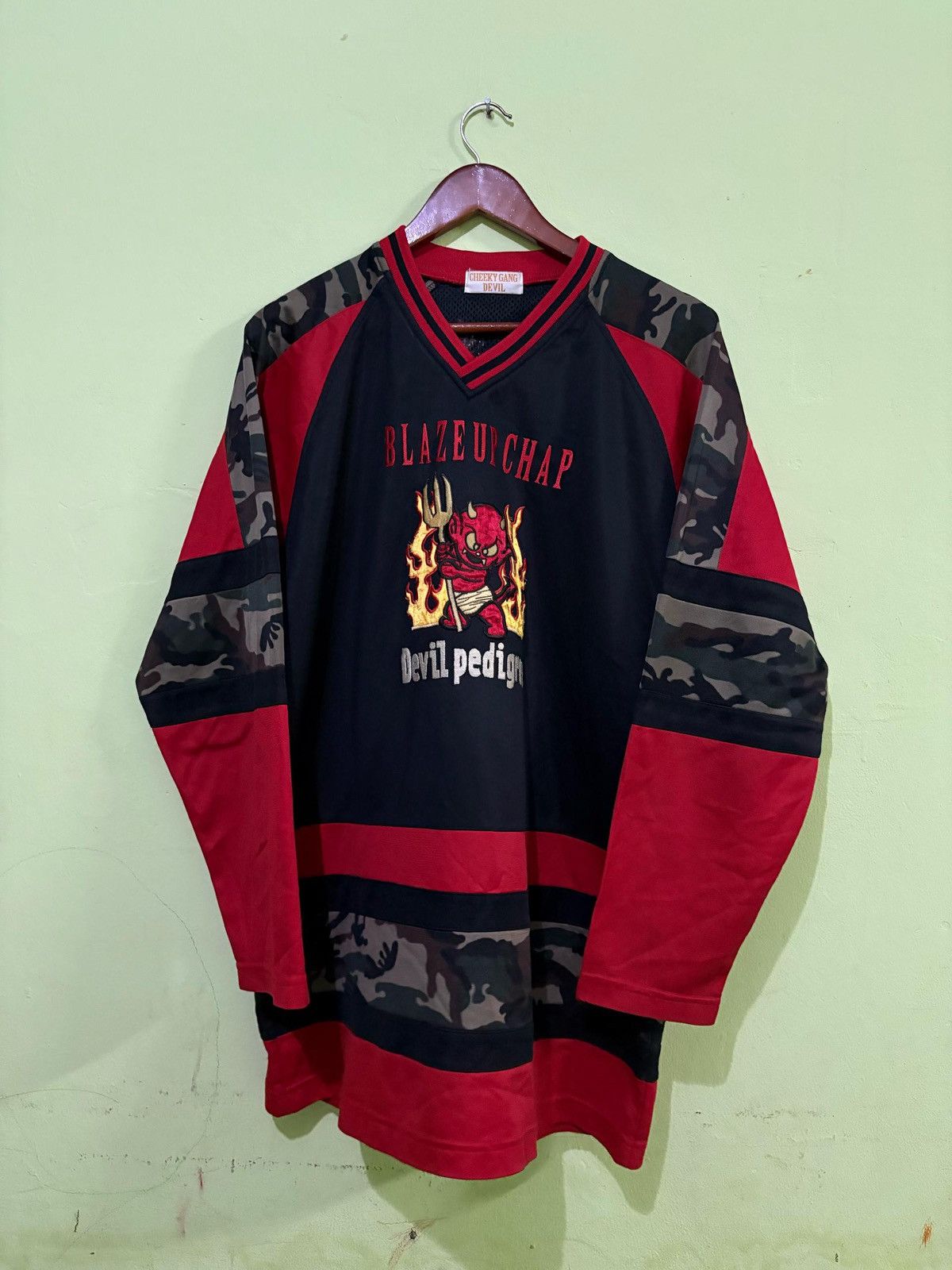 Chaps × Japanese Brand Blaze up Chap Comouflag Shirt V Collar Design Embroid Devil Size US L / EU 52-54 / 3 - 1 Thumbnail