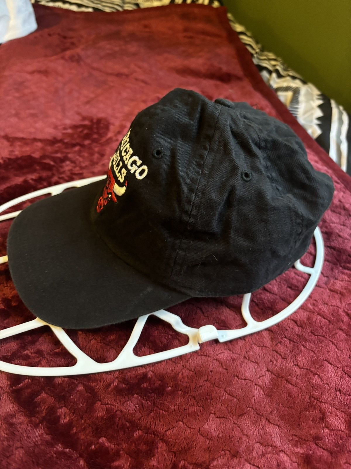 NBA × Twins Vintage 90’s NBA Chicago Bulls Embroidered Cap Size ONE SIZE - 4 Thumbnail