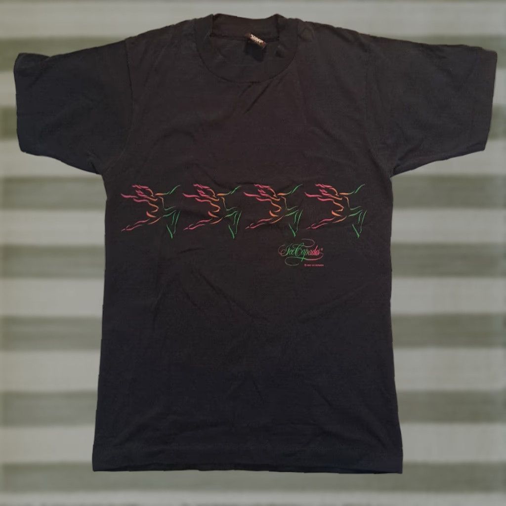 Vintage Screen Stars Ice Capades T-Shirt Woman M Black Crew Neck Short Sleeve 100% Cotton Canvas Basic Vintage? (No) 1990s Theme Ice Skating Size M / US 6-8 / IT 42-44 - 1 Thumbnail