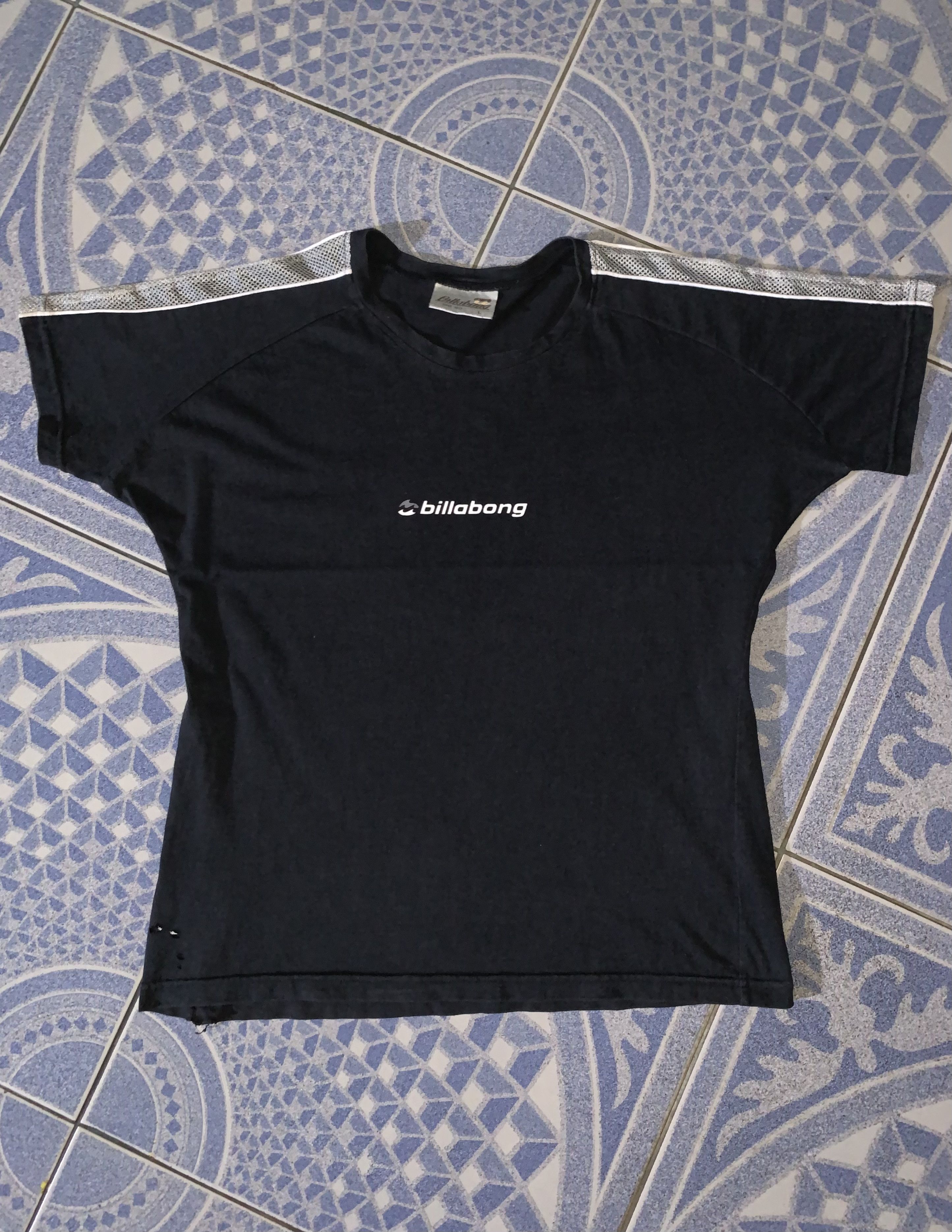 Billabong Vintage Billabong Australia Ladies Center Logo Black Tee Size L / US 10 / IT 46 - 8 Thumbnail