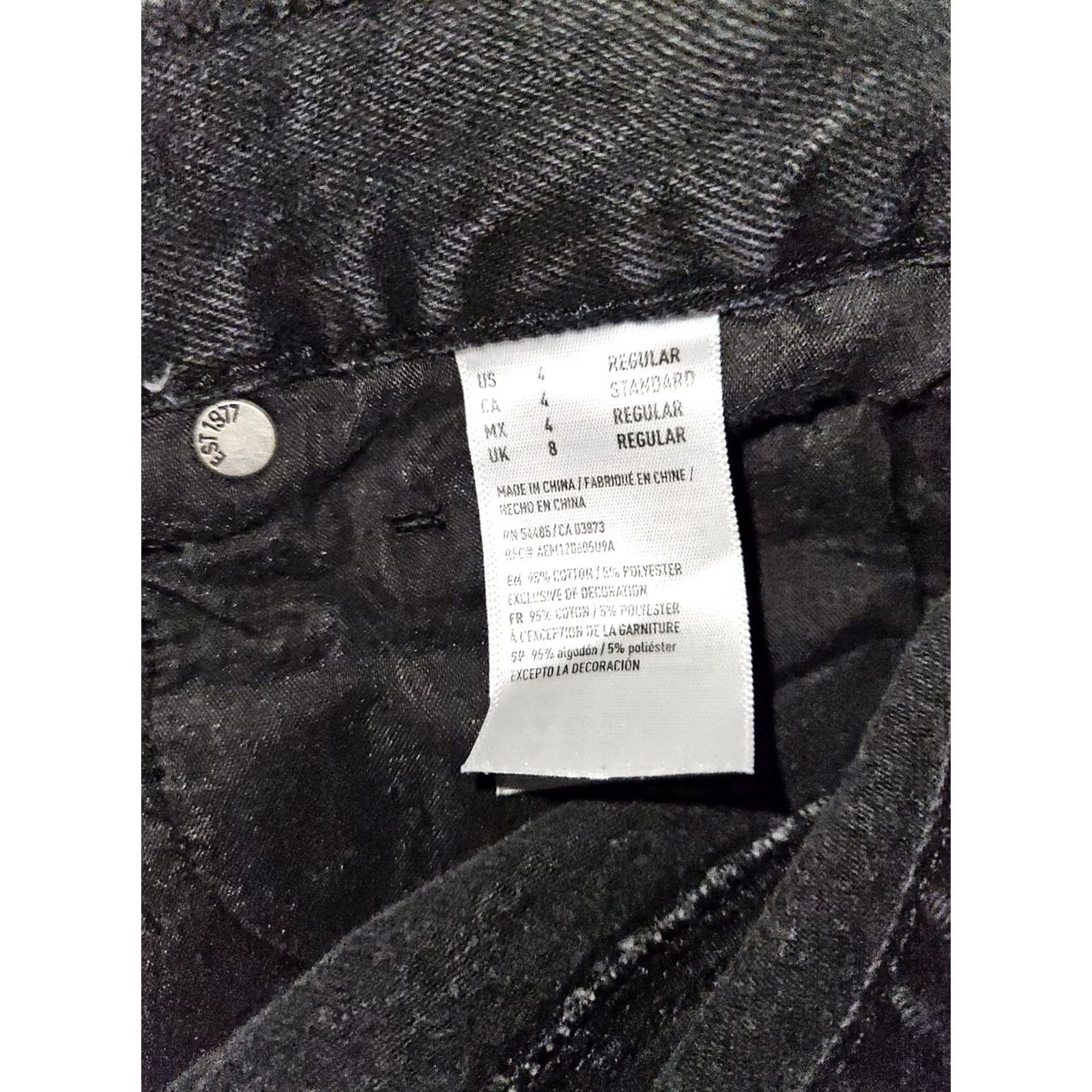 American Eagle Outfitters American Eagle Outfitters Mom Jeans Denim Black Distressed Stretch Mid 4 Regular 26 Inseam Women’s Regular Size 27" / US 4 / IT 40 - 4 Thumbnail