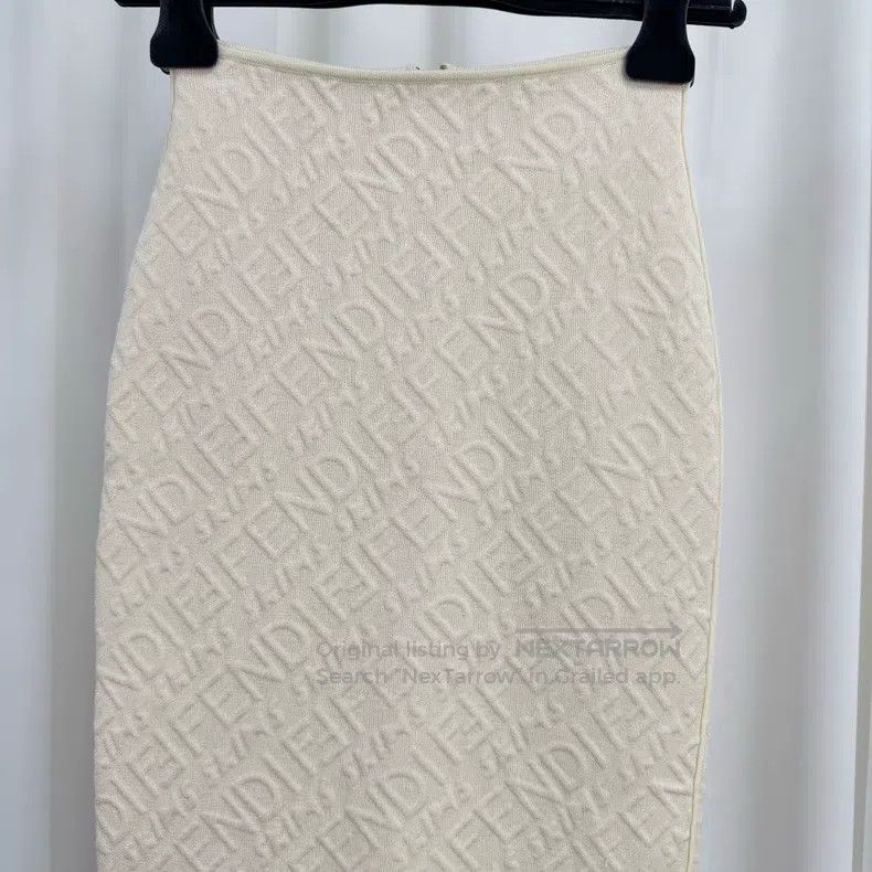 Fendi Fendi Off-white embossed all-over print half-skirt Size 42" / US 20 - 3 Thumbnail