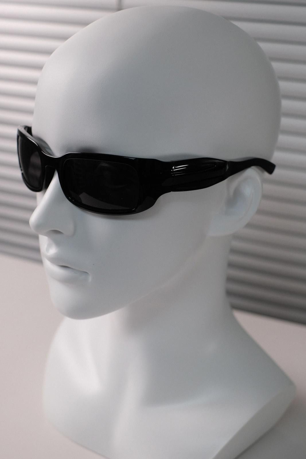 Japanese Brand Vtg Vintage Y2k Avant Garde Black Rectangle Sunglasses OS Size ONE SIZE - 5 Thumbnail