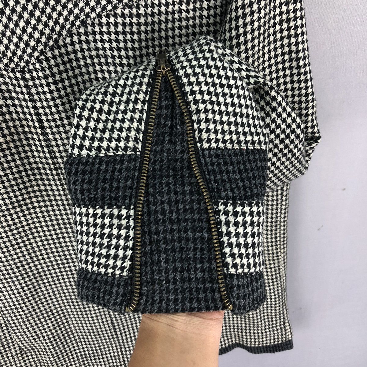 Japanese Brand Vintage 90’s Twenty Works Clasp Houndstooth Jacket Size US M / EU 48-50 / 2 - 10 Thumbnail