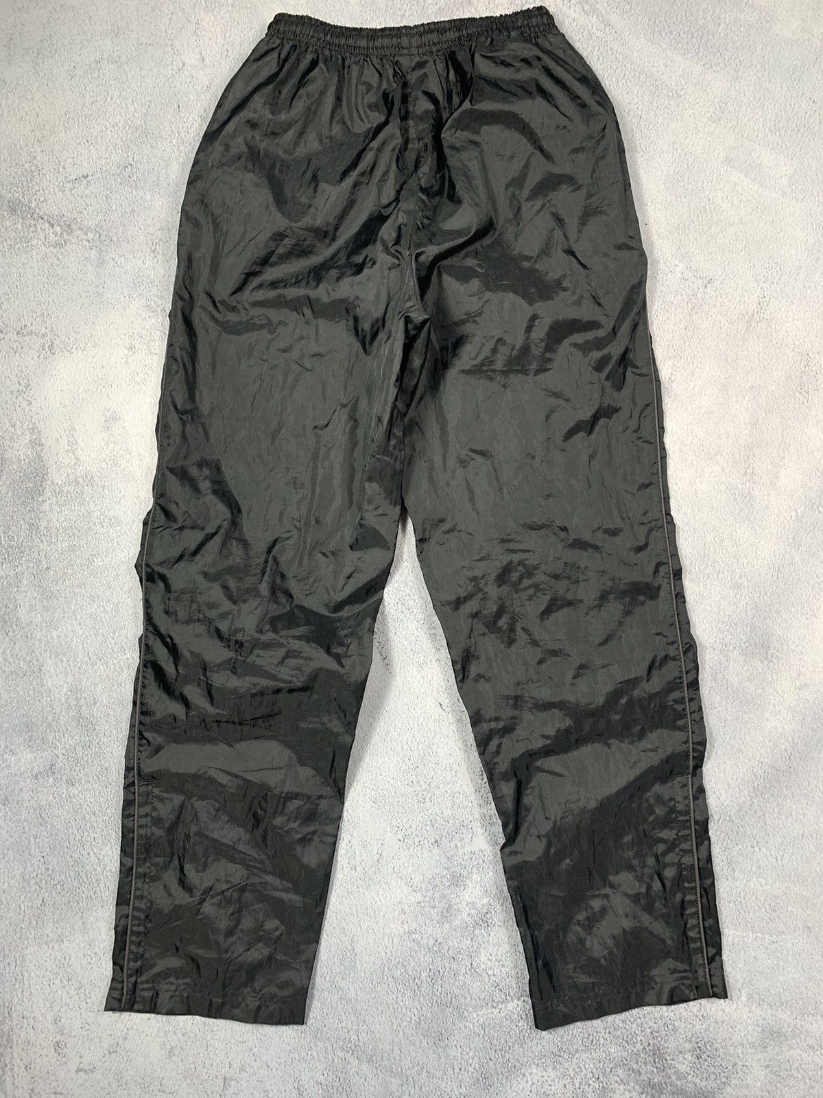 Umbro × Vintage Vintage Y2K Umbro nylon track pants streetwear style size XS Size US 26 / EU 42 - 6 Thumbnail