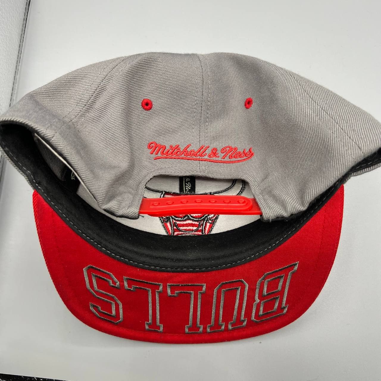 Mitchell & Ness Chicago Bulls Hat Men NBA Snap Back Cap Jordan Size ONE SIZE - 6 Thumbnail