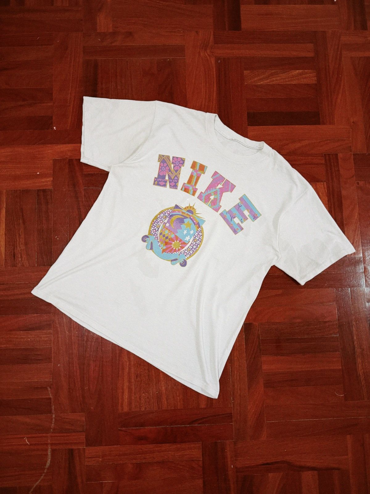 Nike Vintage Nike Spellouts 90's T-shirt Size US L / EU 52-54 / 3 - 1 Thumbnail
