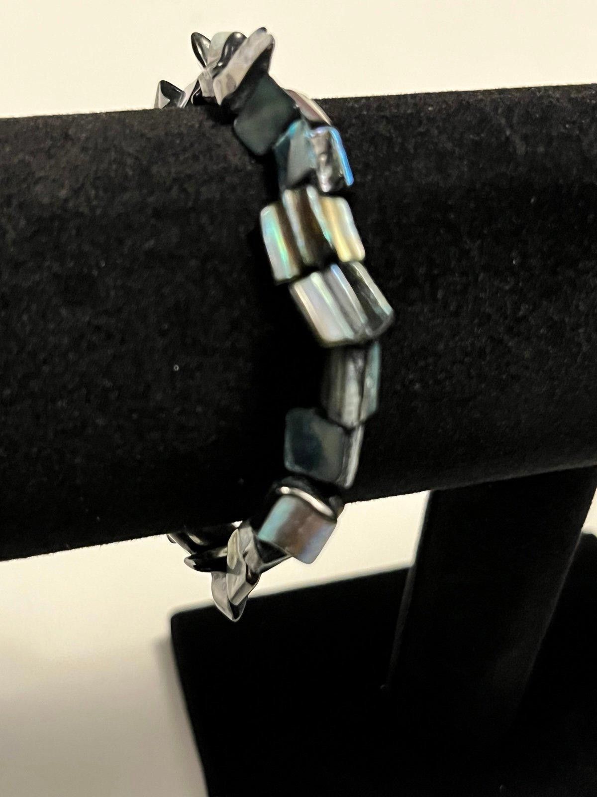 Other Vintage 90s Black Abalone Shell Bracelet Stretch Size ONE SIZE - 1 Thumbnail