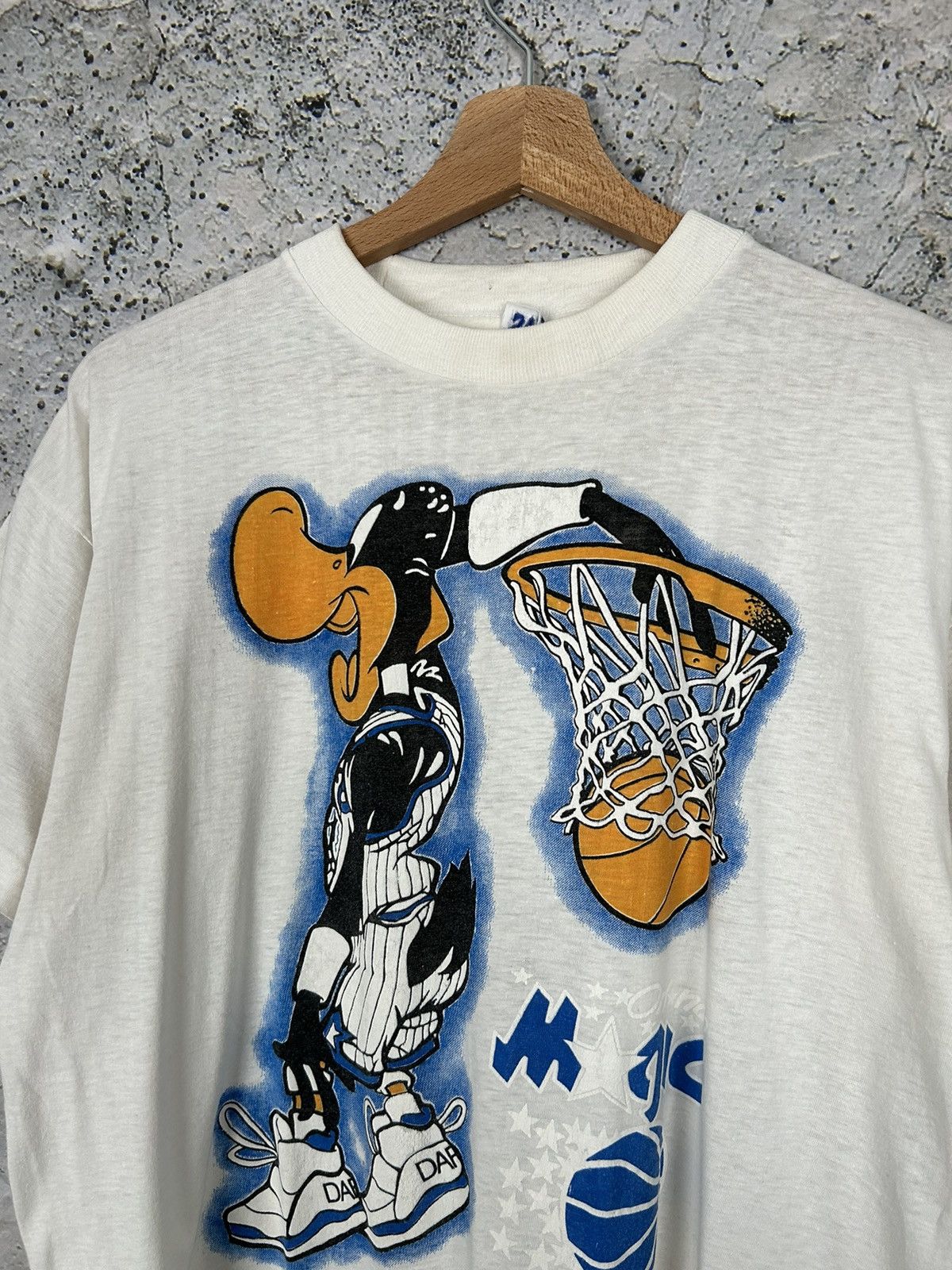 NBA Vintage Orlando Magic Daffy Duck NBA 90s Single Stitch Rare Size US L / EU 52-54 / 3 - 3 Thumbnail