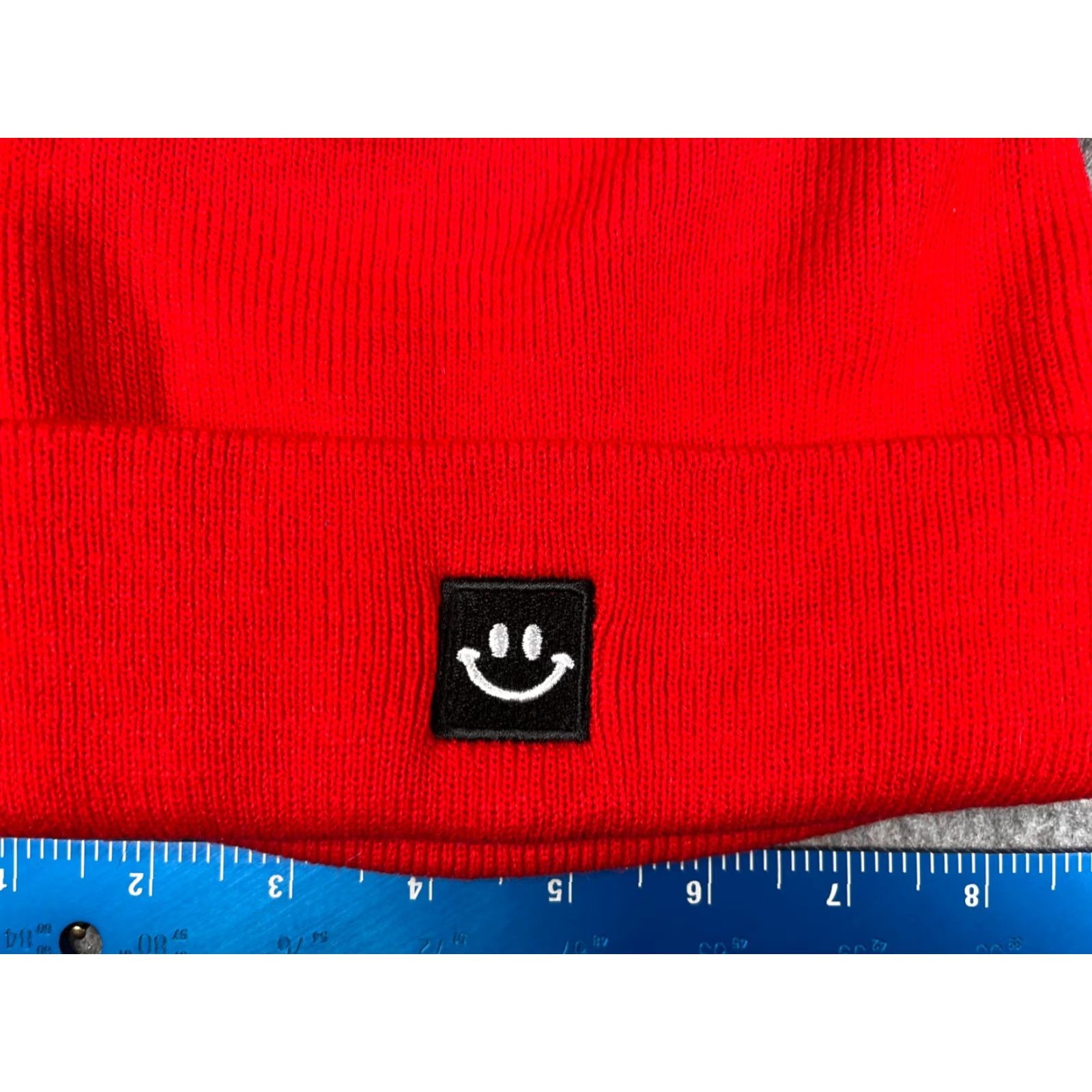 Vintage Unbranded Beanie Hat Adult One Size Red Knit Acrylic Ski Skateboard Casual 90s Theme Mens Womens Boys Girls Size ONE SIZE - 2 Thumbnail
