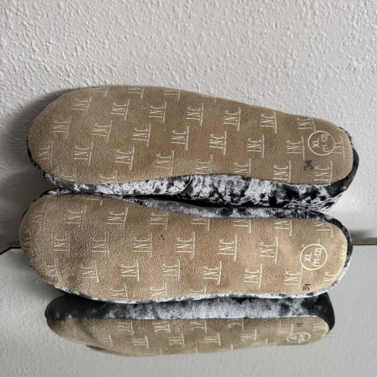 I.N.C INC Grey Crushed Velvet Pom Pom Tinkerbell House Slippers Size US 11 / IT 41 - 8 Thumbnail
