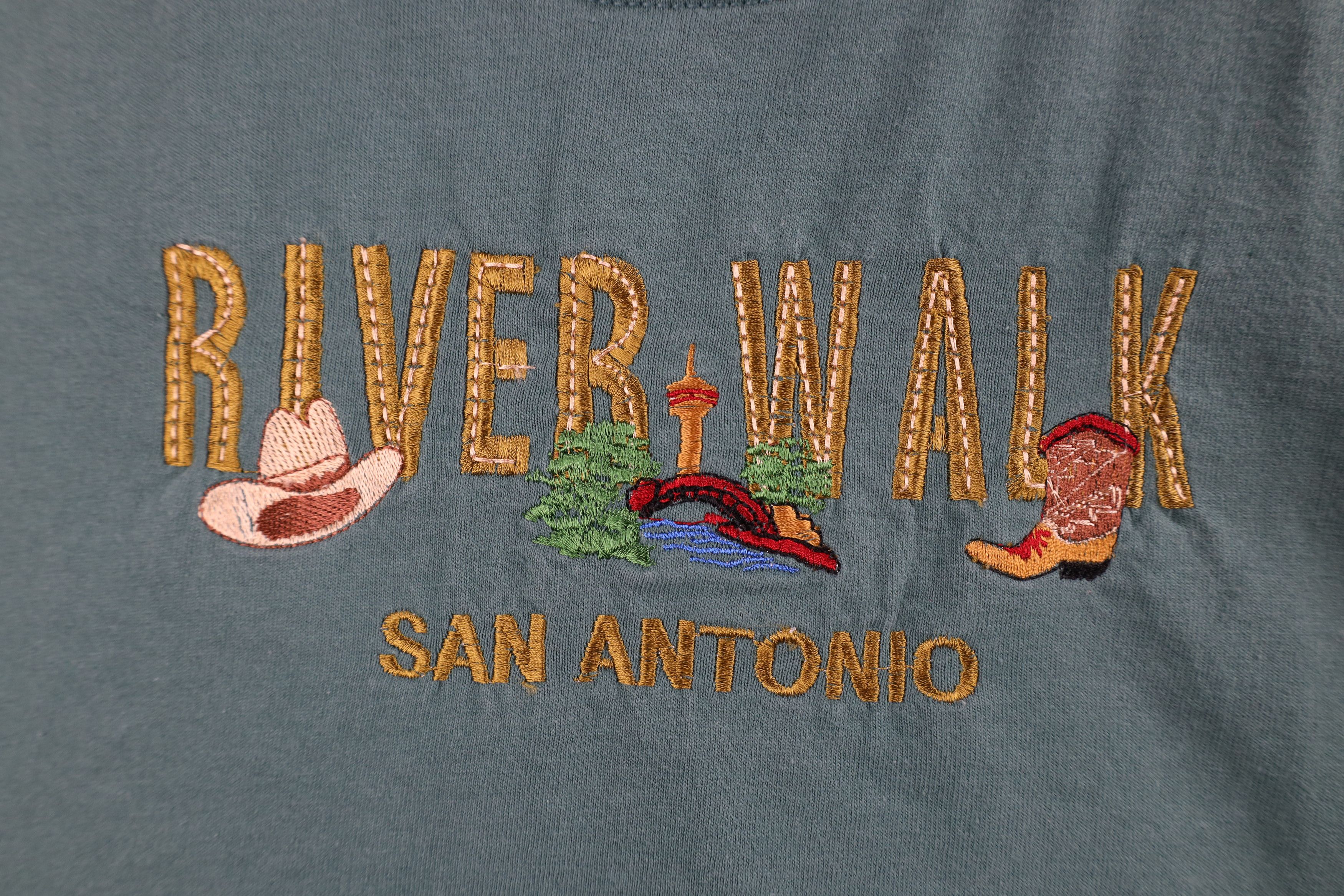 Vintage Vintage 90s Streetwear River Walk San Antonio Texas T-Shirt Size US L / EU 52-54 / 3 - 4 Thumbnail