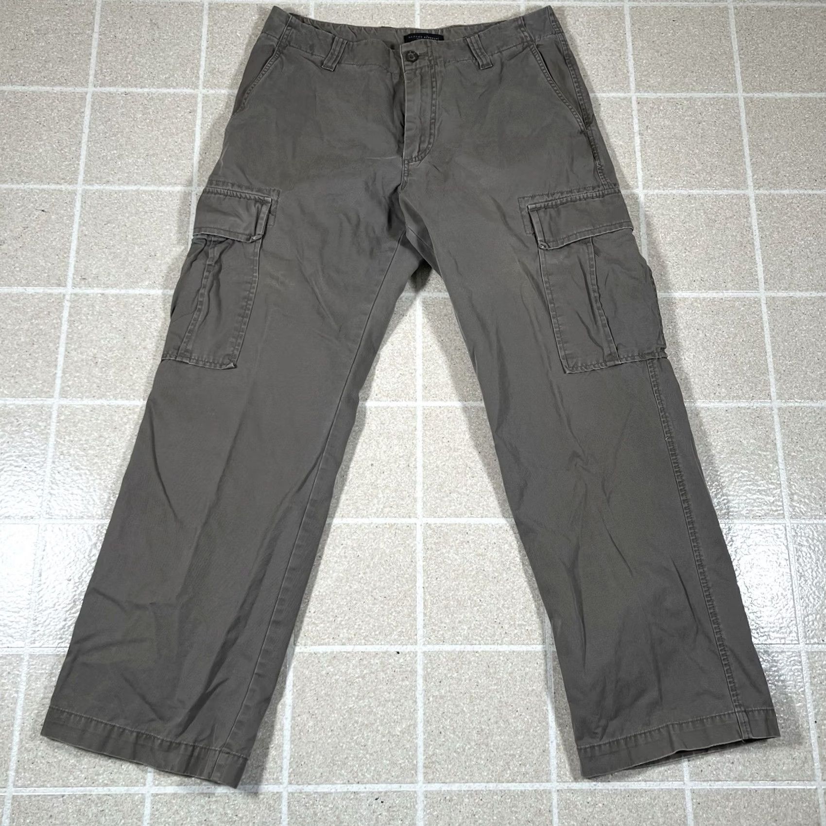 Banana Republic Banana Republic Cargo Pants Gray Relaxed Fit 32x30 Men Wide-Leg Baggy Pants Size US 32 / EU 48 - 2 Thumbnail