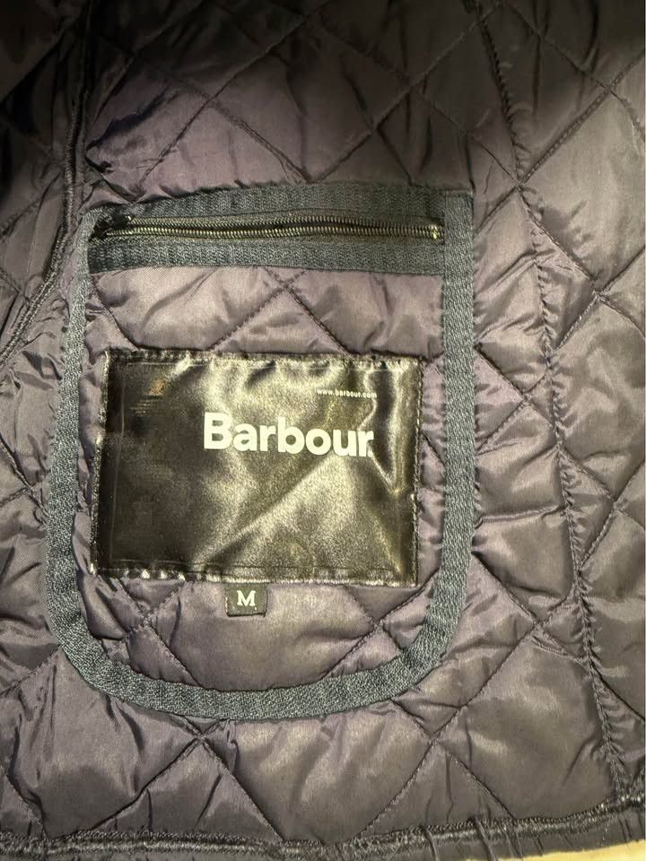 Barbour Barbour Liddesdale Quilted Jacket (Navy, Medium) Size US M / EU 48-50 / 2 - 5 Thumbnail