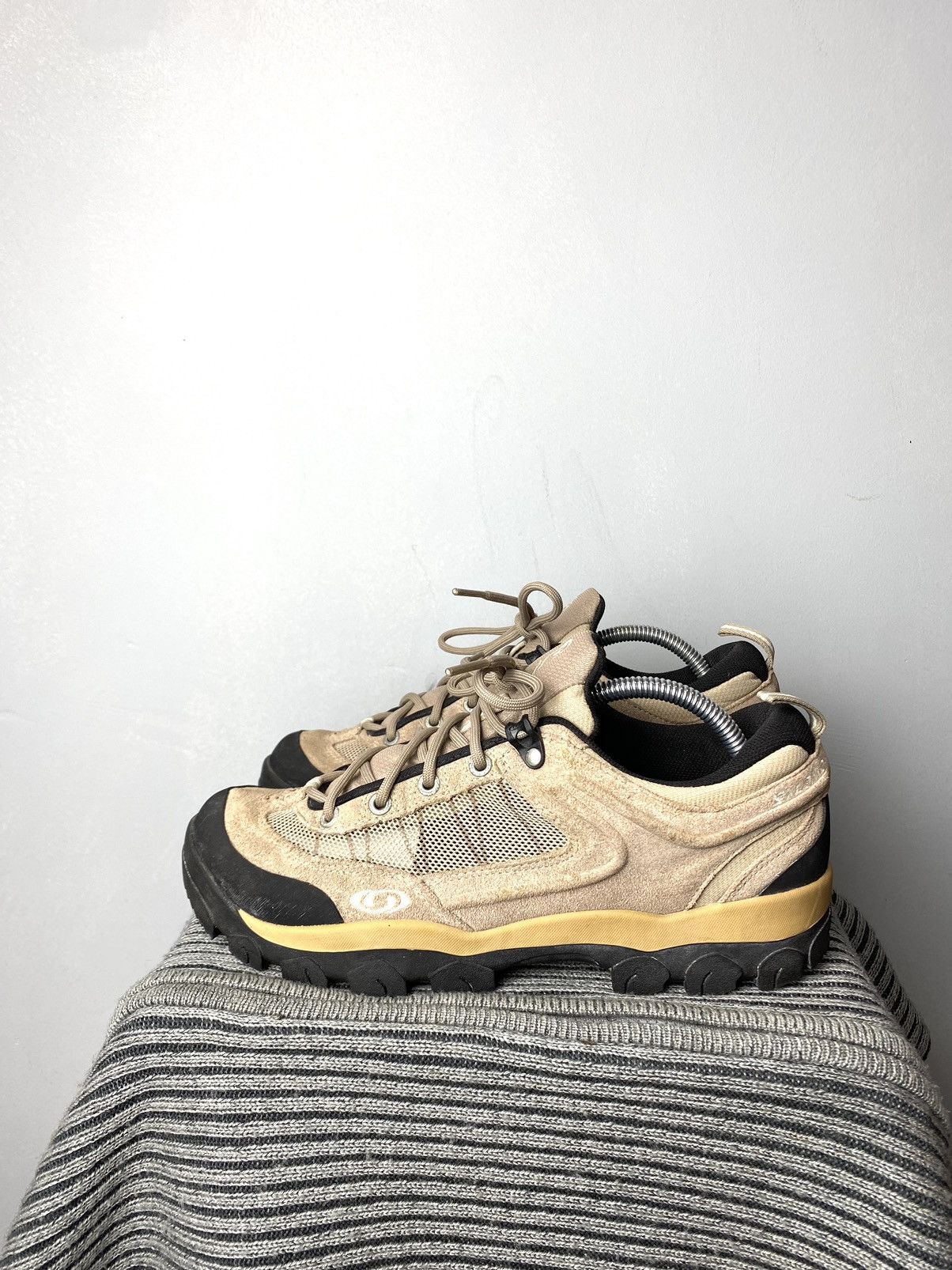 Salomon Rare! Vintage 2002 Salomon Hiking Tracking Sneakers Oakley Size US 9 / EU 42 - 2 Thumbnail