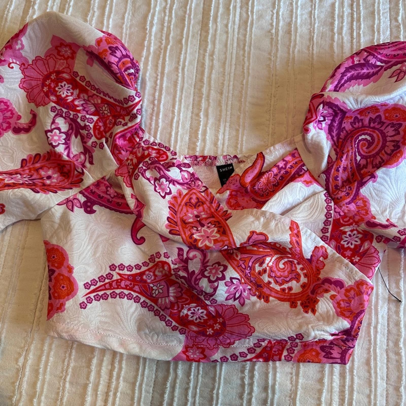 Shein SHEIN XS NWOT Pink and White Paisley Crop Top OFF SHOULDER Size XS / US 0-2 / IT 36-38 - 5 Thumbnail
