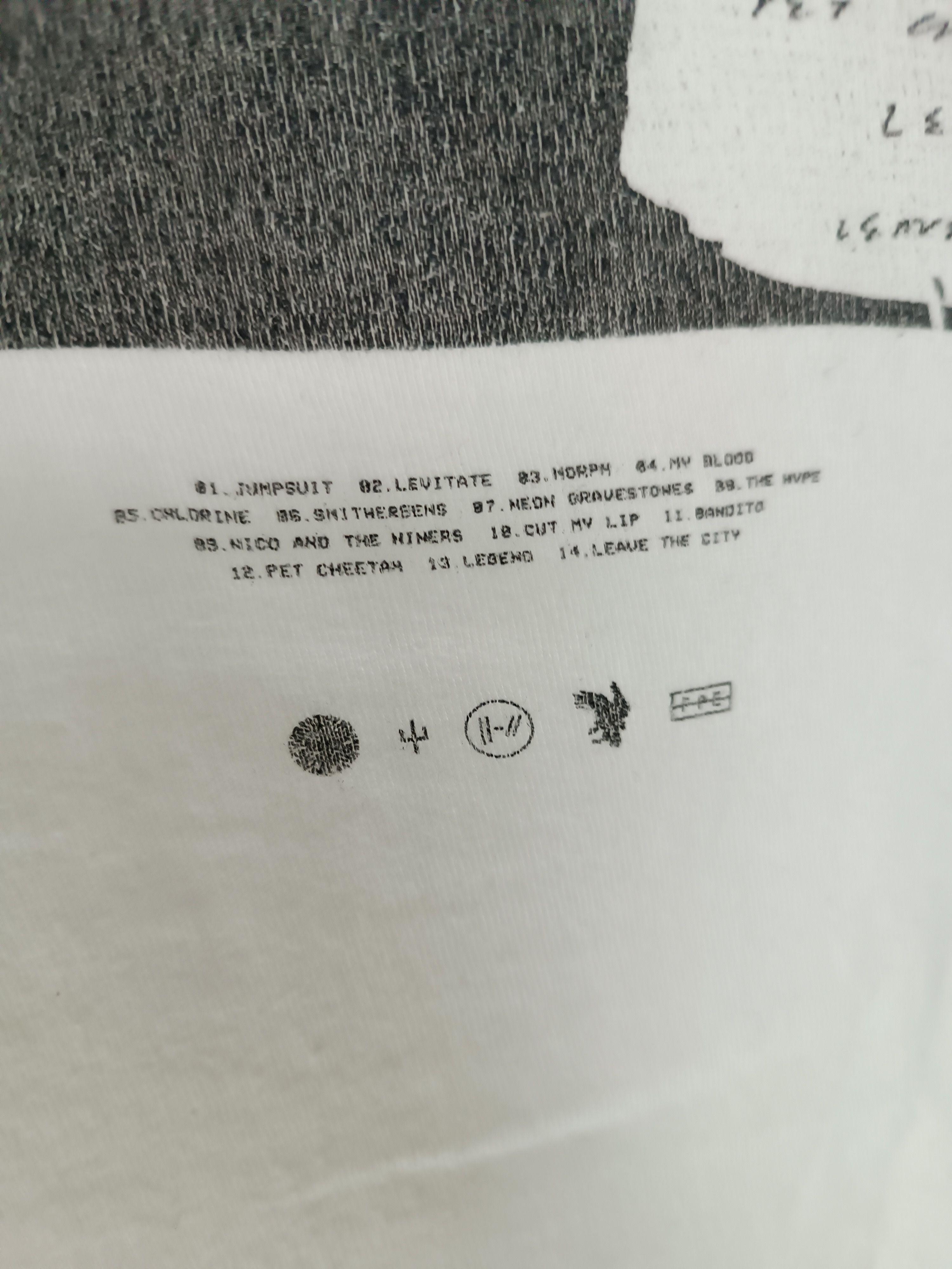 Band Tees VINTAGE TWENTY ONE PILOTS JUMPSUIT ALBUM VERY RARE TEE Size US M / EU 48-50 / 2 - 11 Thumbnail