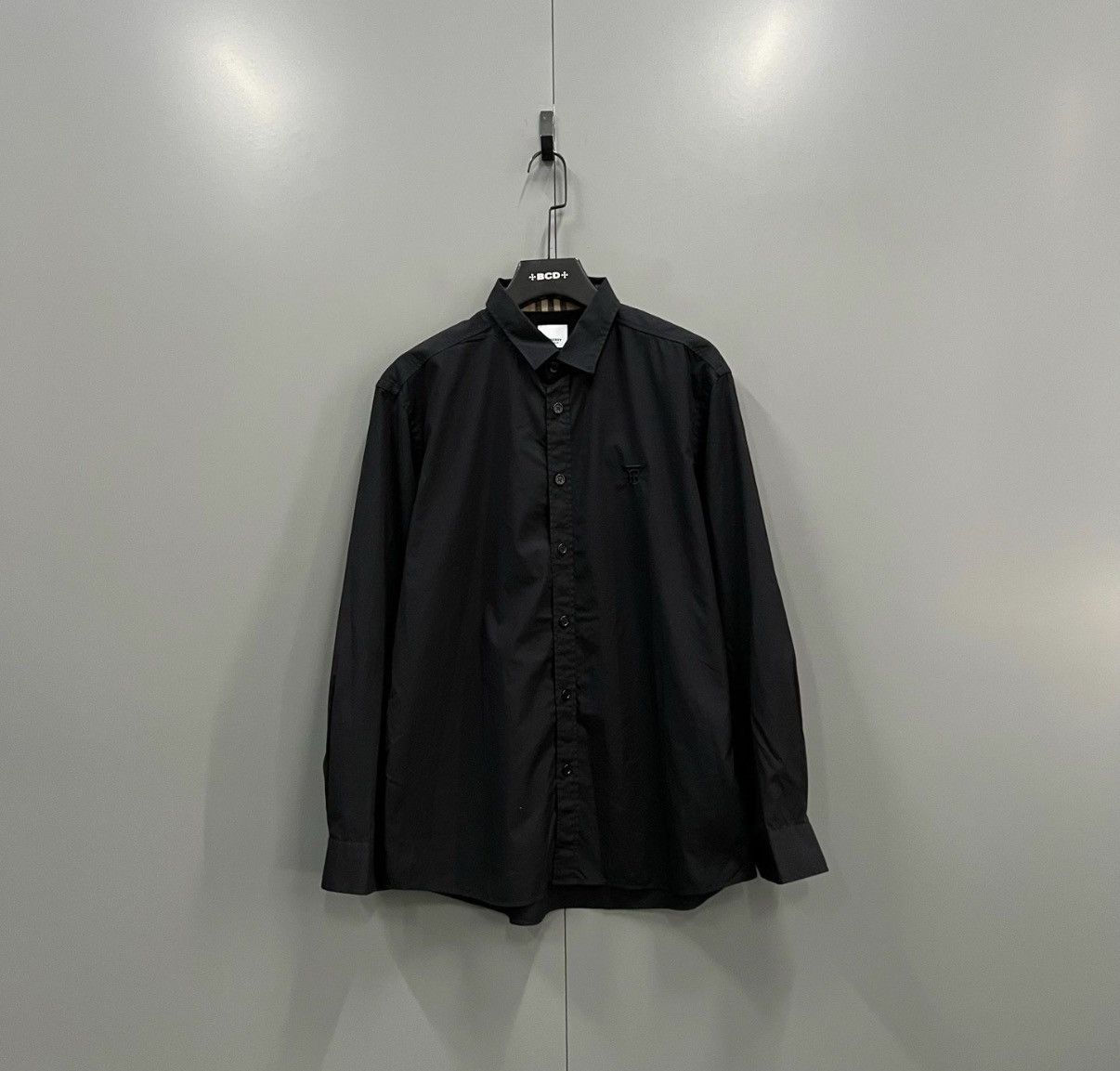 Burberry Burberry Black TB Embroidered Long Sleeve Shirt J41 Size US XL / EU 56 / 4 - 1 Thumbnail