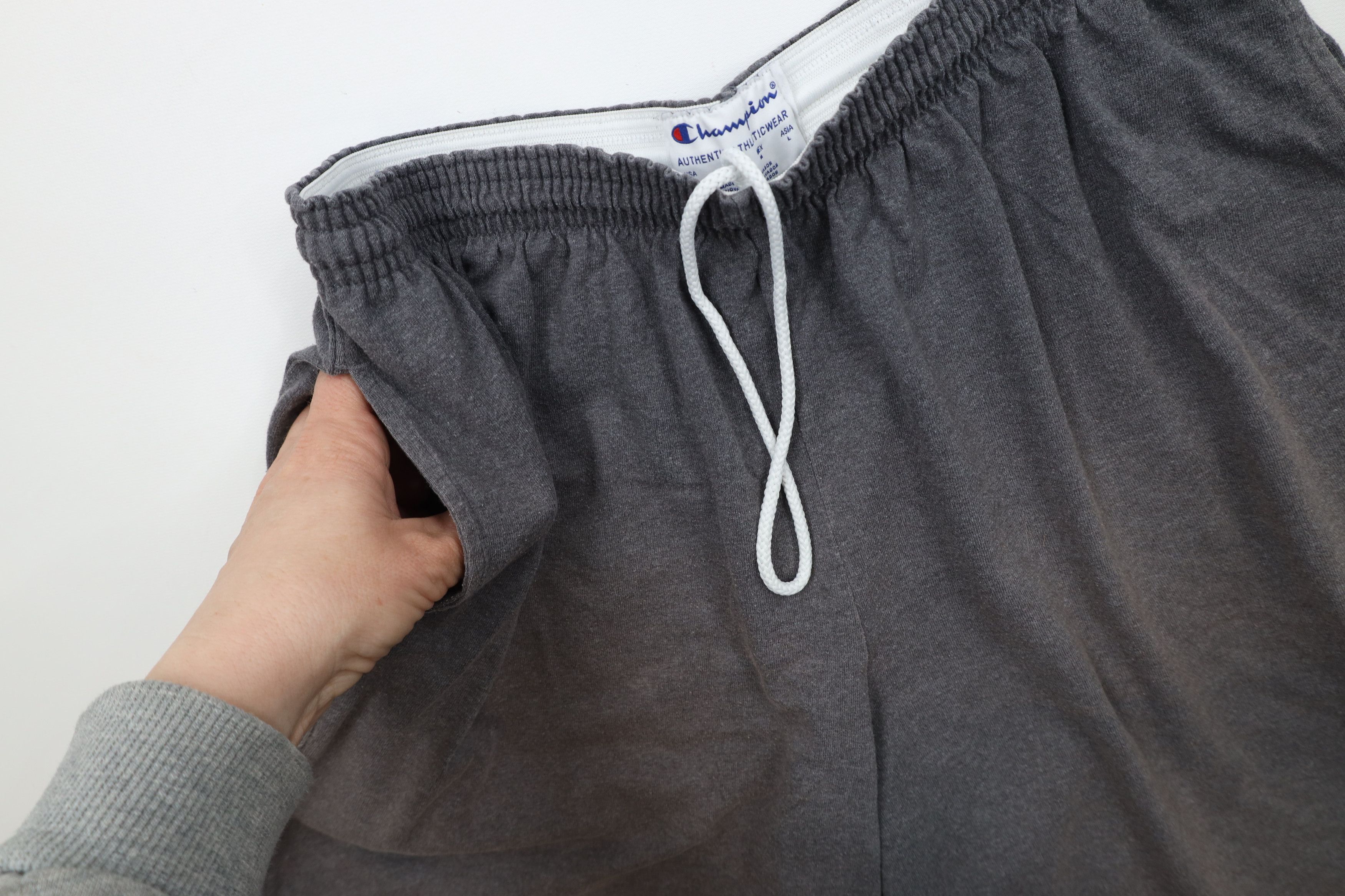 Champion × Vintage Vintage Champion Logo Sun Faded Above Knee Shorts Gray Size US 32 / EU 48 - 6 Thumbnail