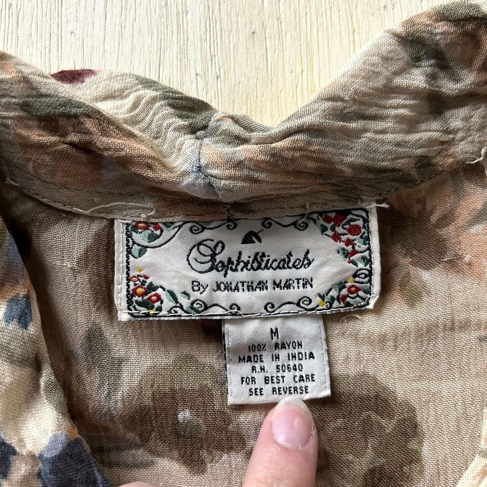 Vintage Vintage 90s Sophisticates Blouse Womens Medium Beige Floral Short Sleeve Top Size M / US 6-8 / IT 42-44 - 2 Thumbnail